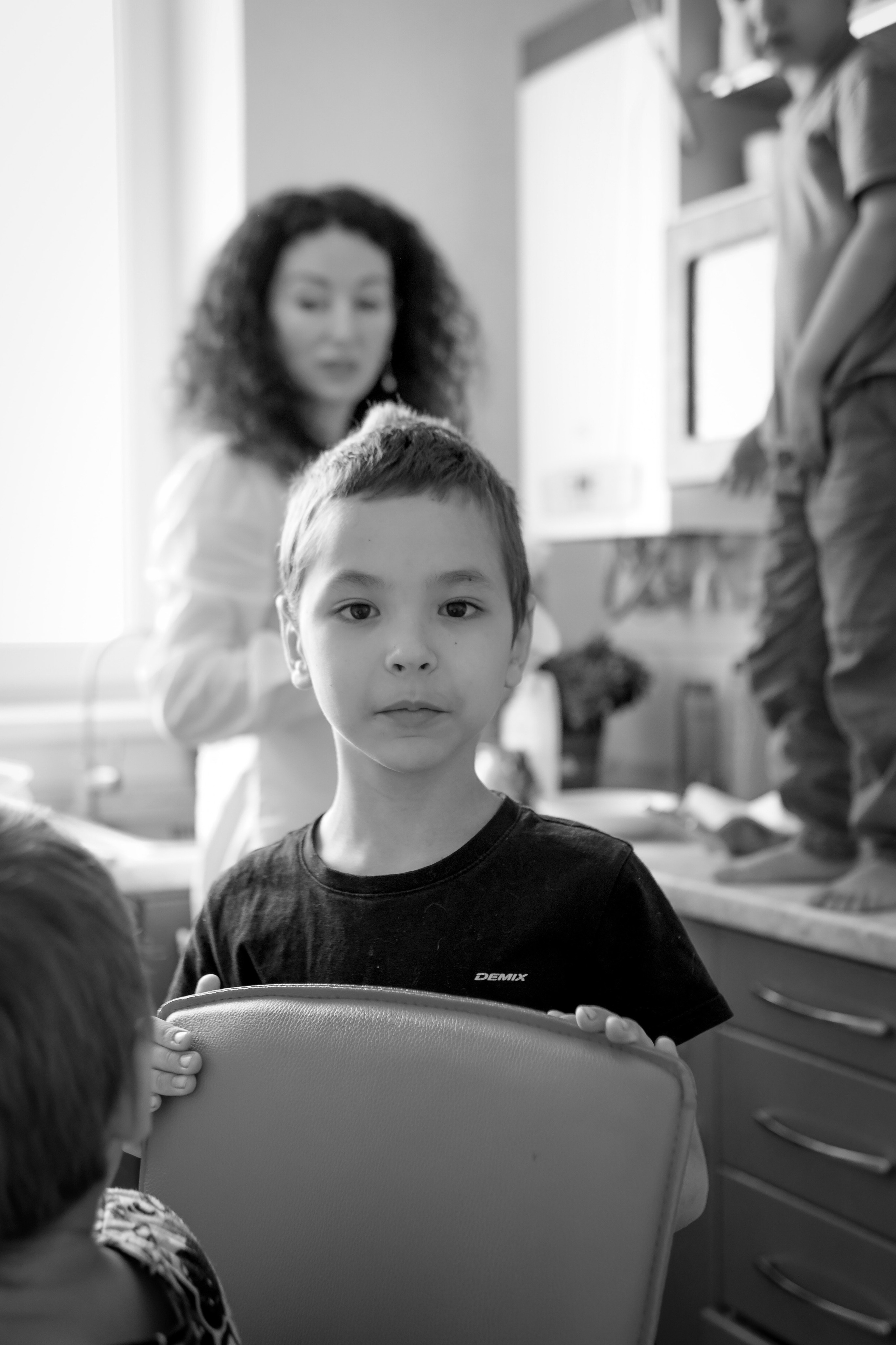 Лиля и дети. Семейная фотосессия дома. Фотограф в Крыму