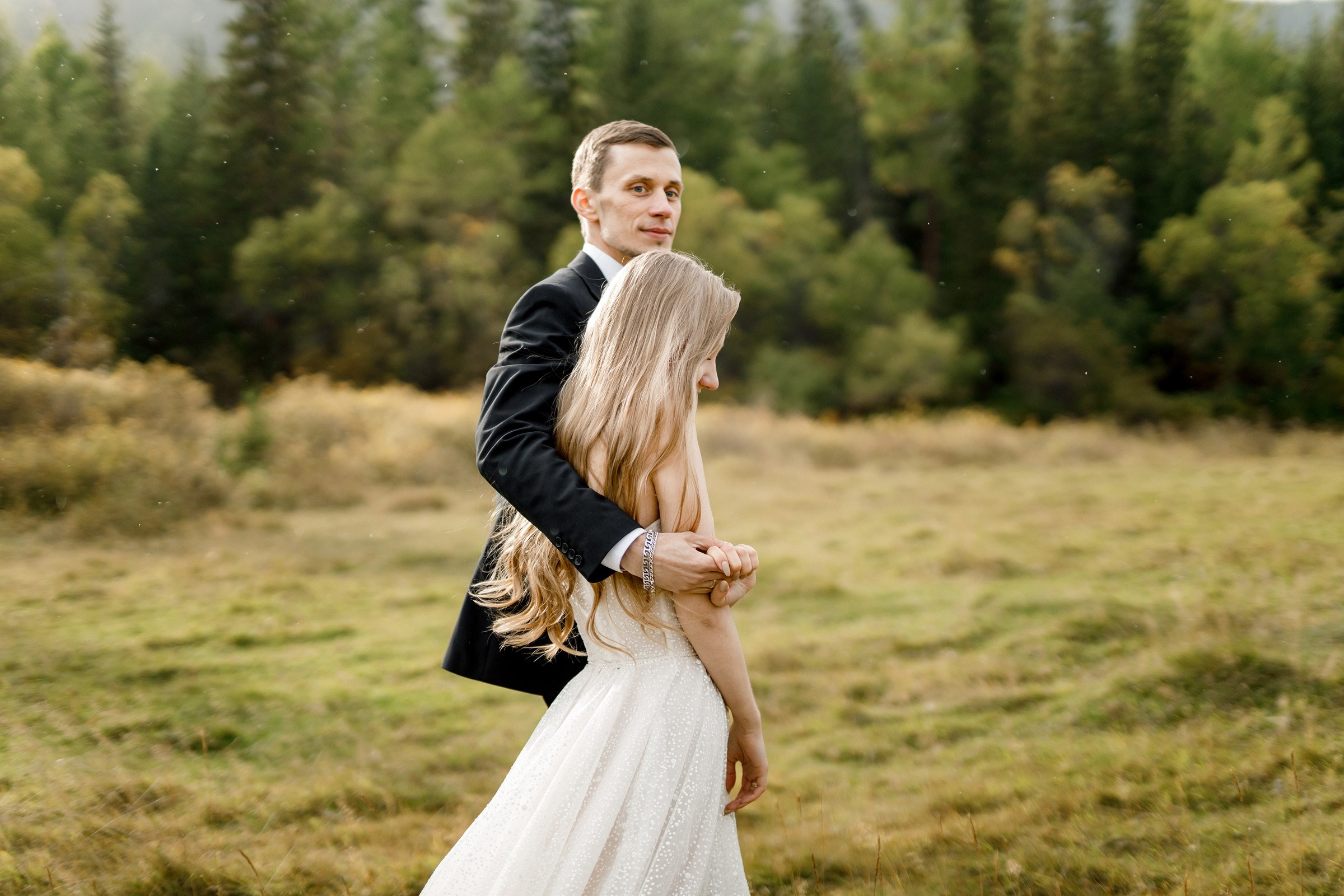 Полина и Женя. Лес, кожанки и 2 дня кайфа. Свадебный фотограф в Иркутске Сапаров Александр