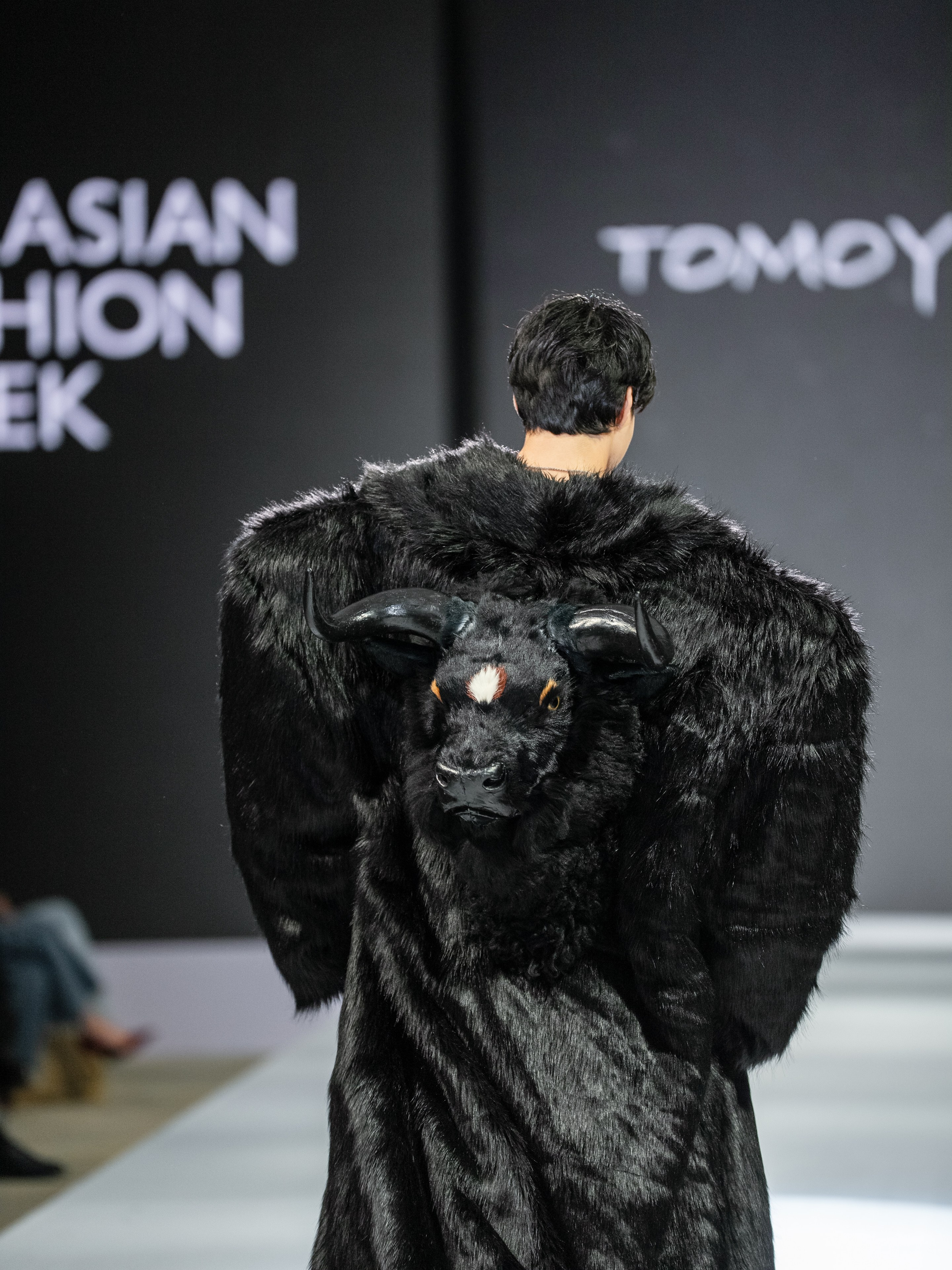 Eurasia Fashion Week Tomoyov. Сайт Алматинского НЮ АРТ, будуар и фэшн фотографа Дениса Карпенко