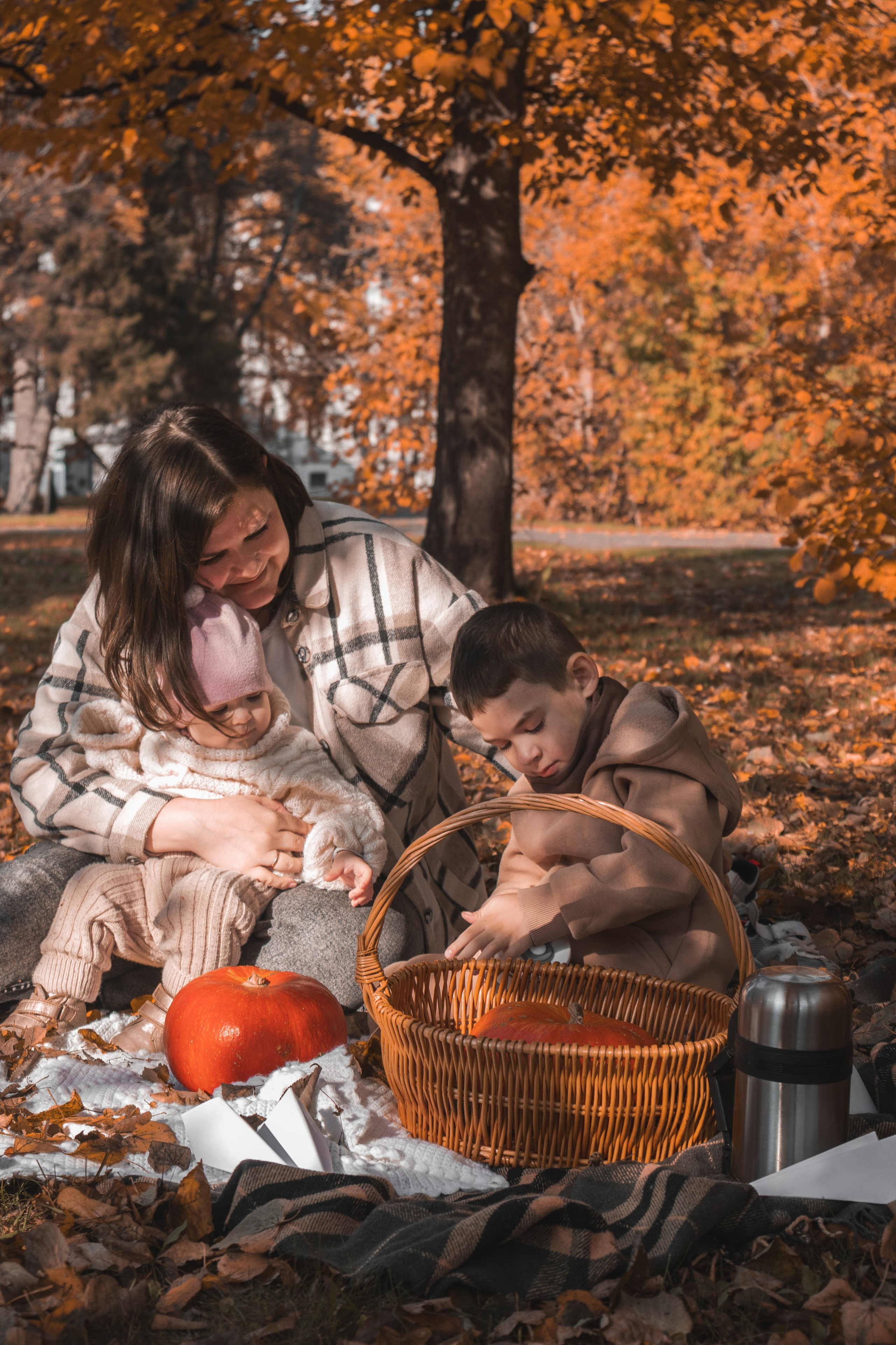 Семейная осенняя фотосессия в городе Томск