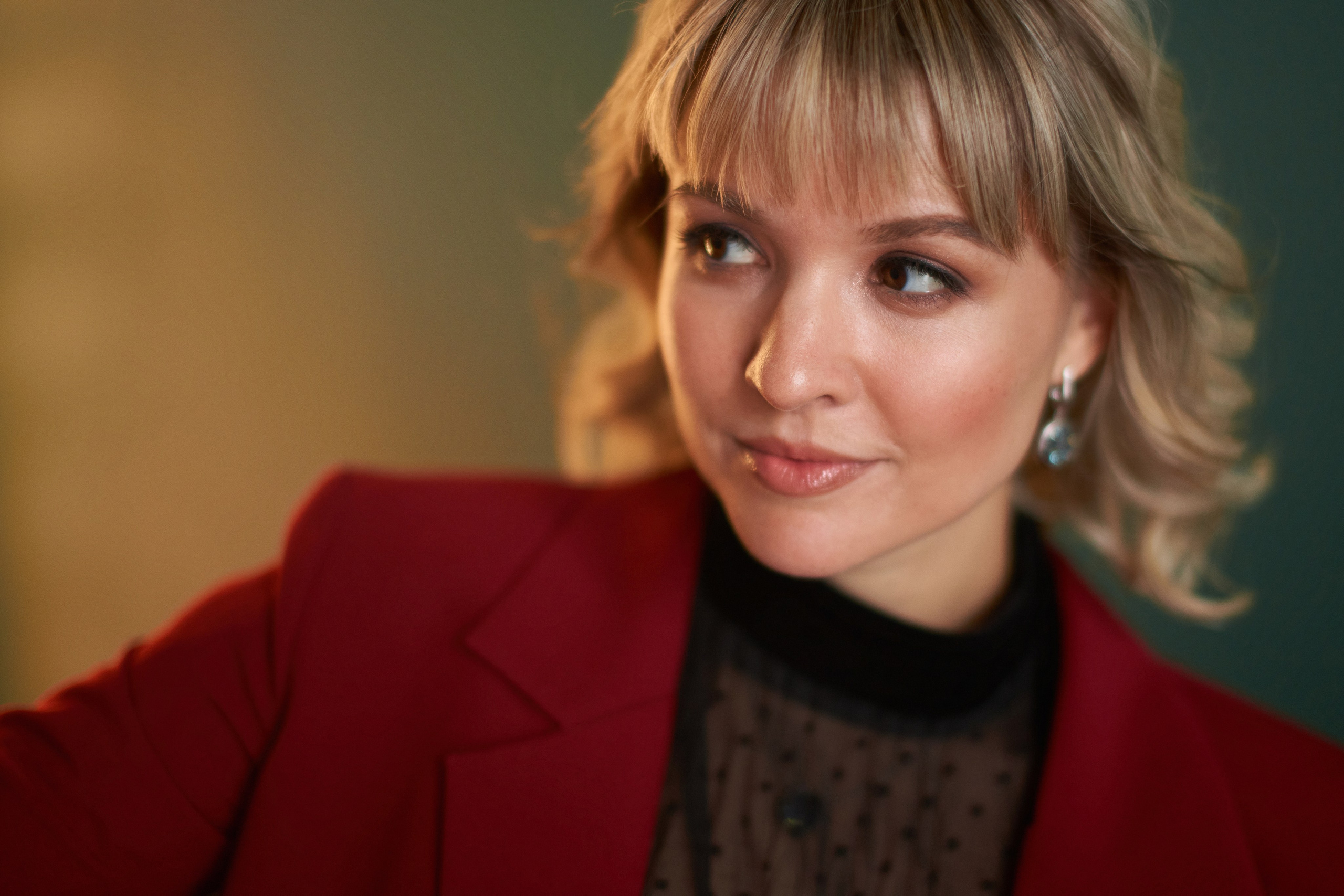 Портреты для Юли в интерьерной студии. Репортажный и женский фотограф в Новосибирске