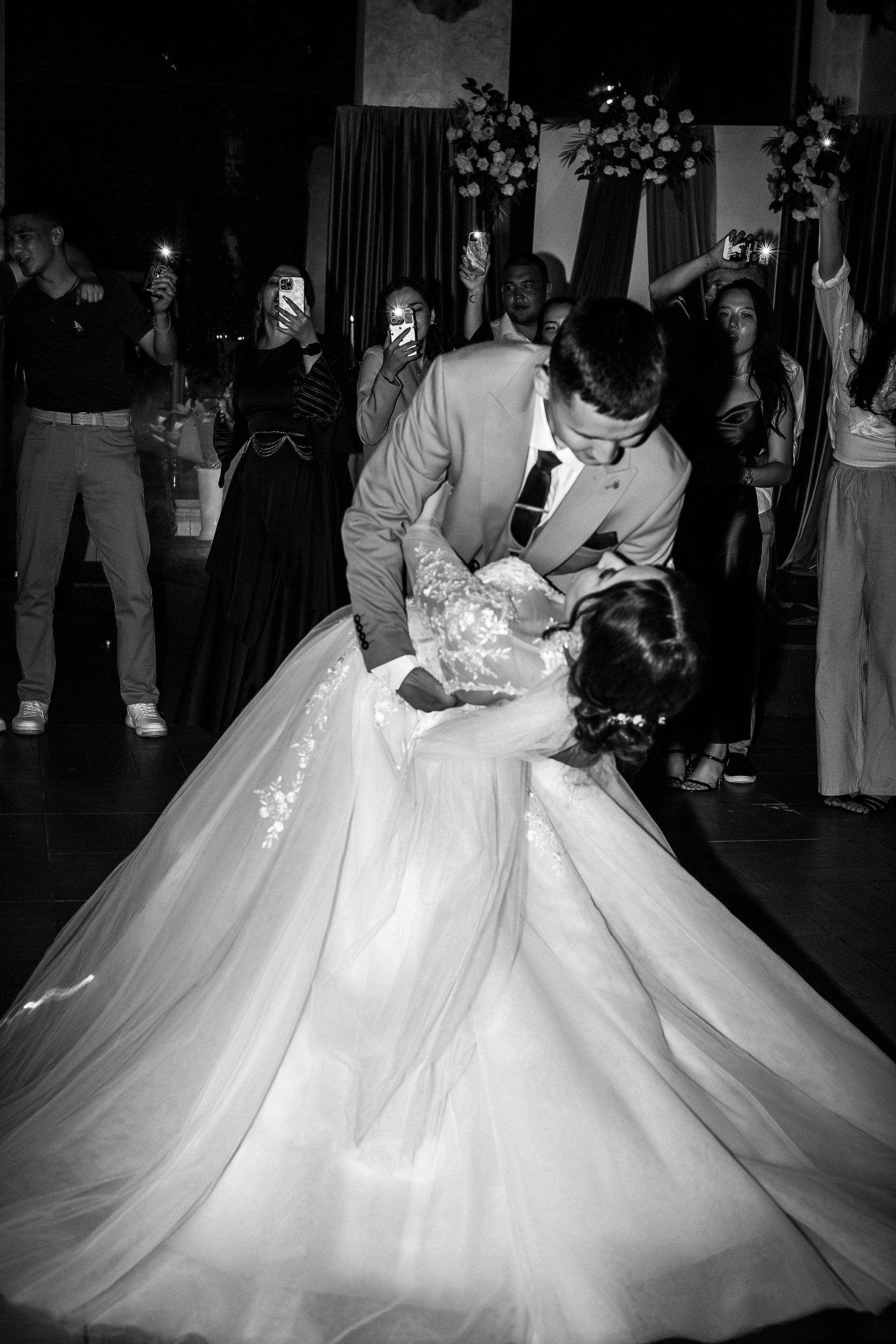 Свадьба в Динопарке. Свадебный фотограф Виктория Чуйко Магнитогорск. Визуал для бизнеса