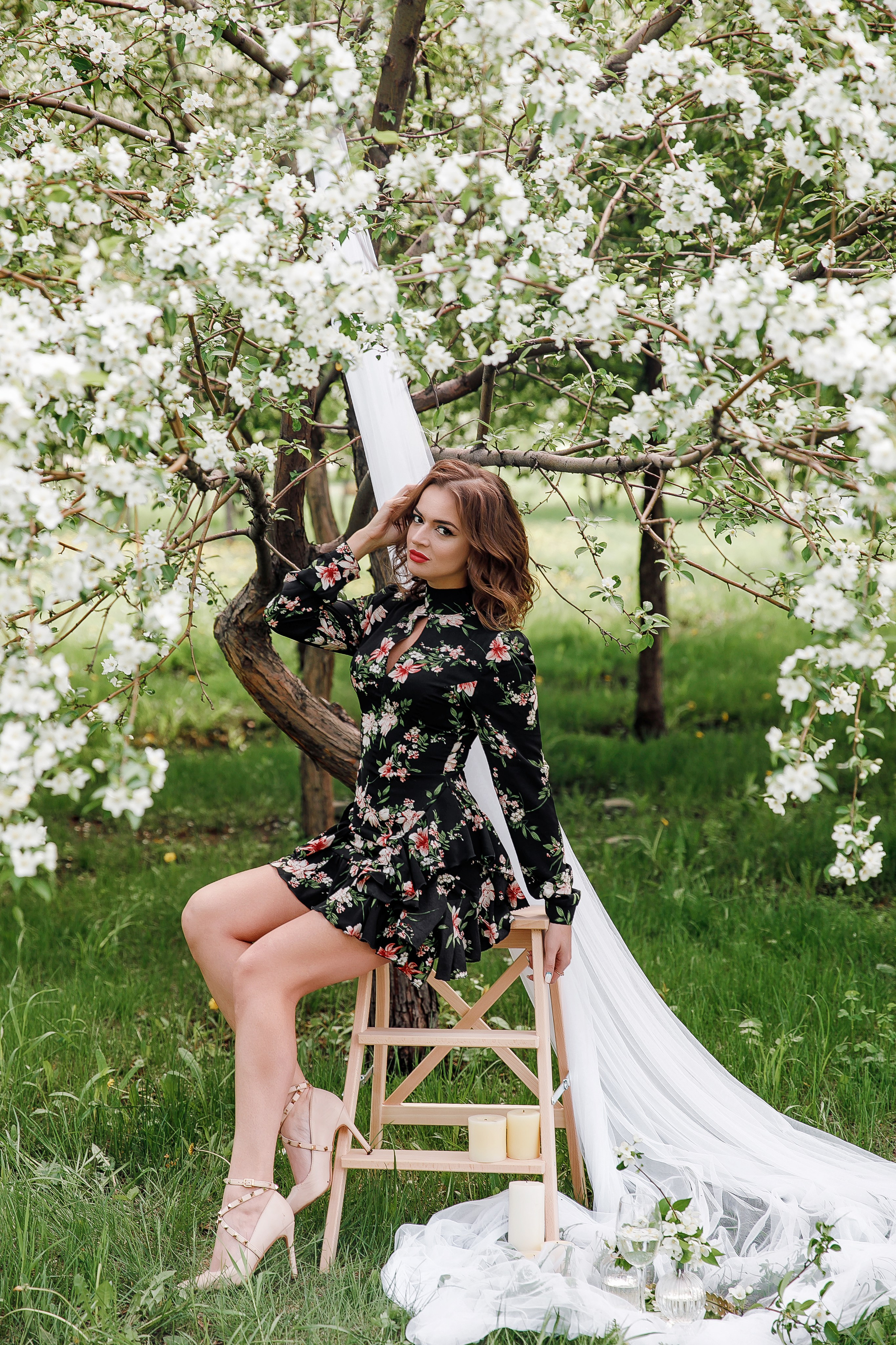 Фотосессия в яблонях. Свадебный фотограф в новокузнецке