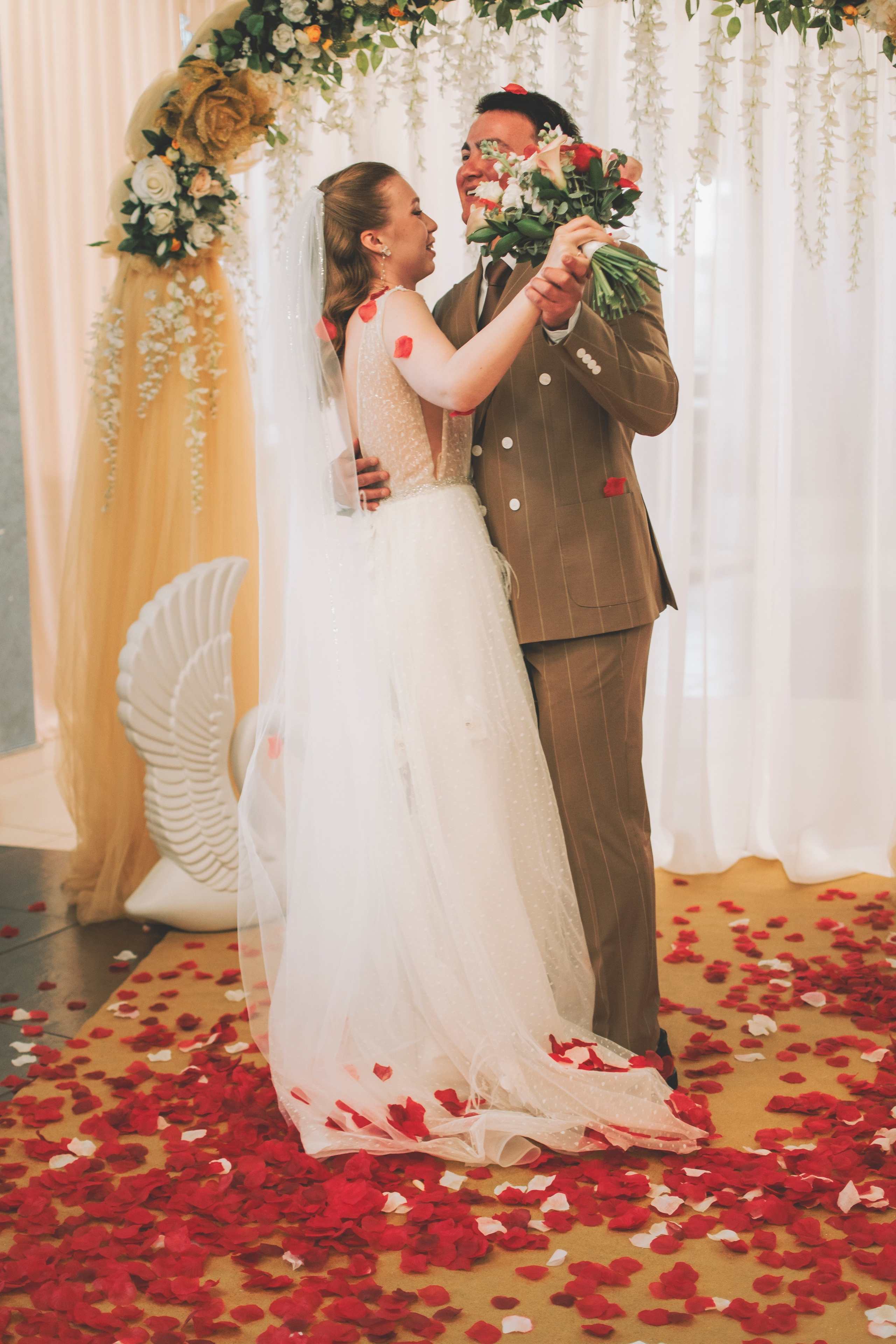 Альберт и Анастасия (Студийная фотосессия, роспись в ДК Нефтяник + фотосессия с гостями). Семейный и свадебный фотограф Губкинский и Ставрополь