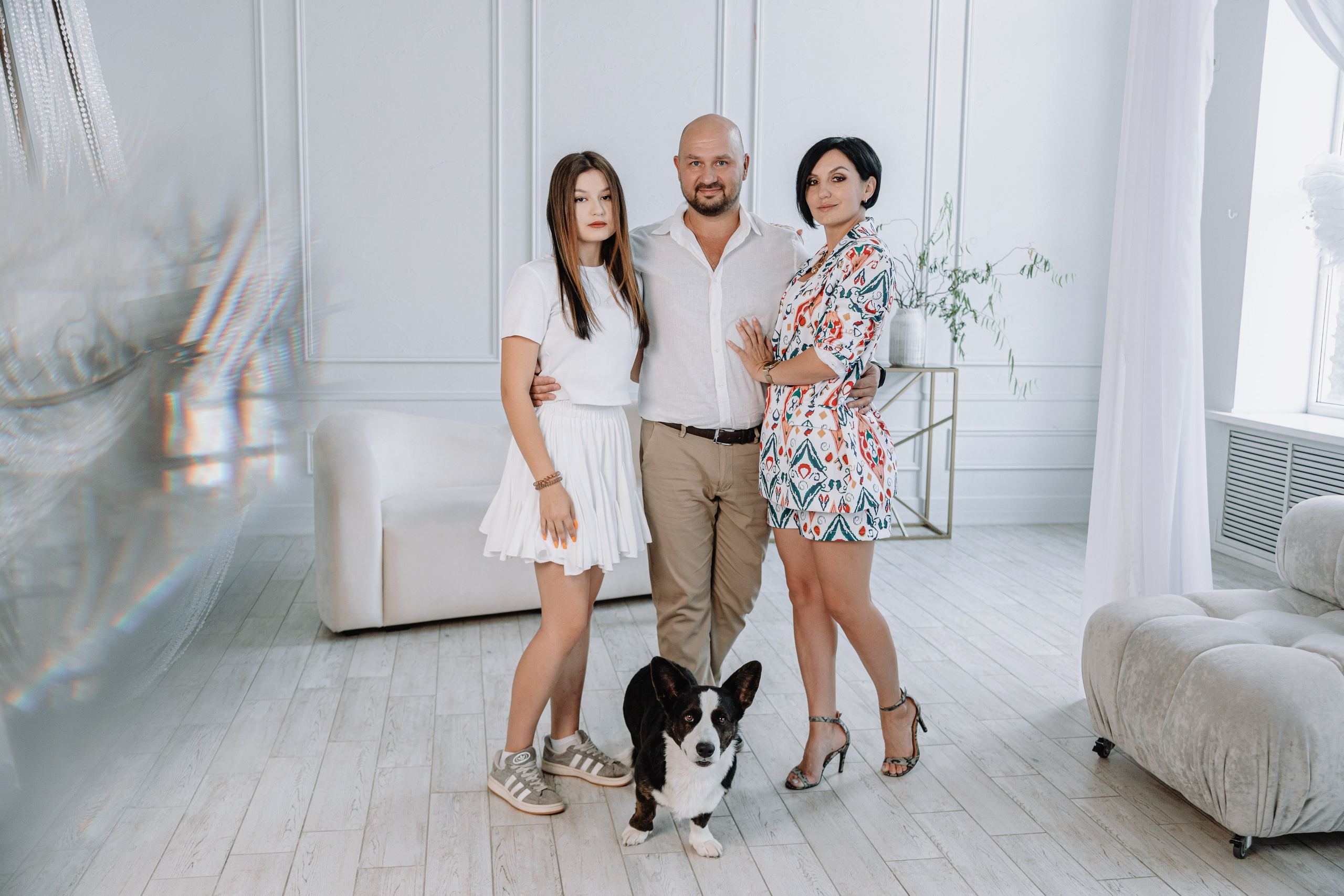 Евгения, Михаил и Дарина и собачка Чарли. Фотограф Воронеж Варвара