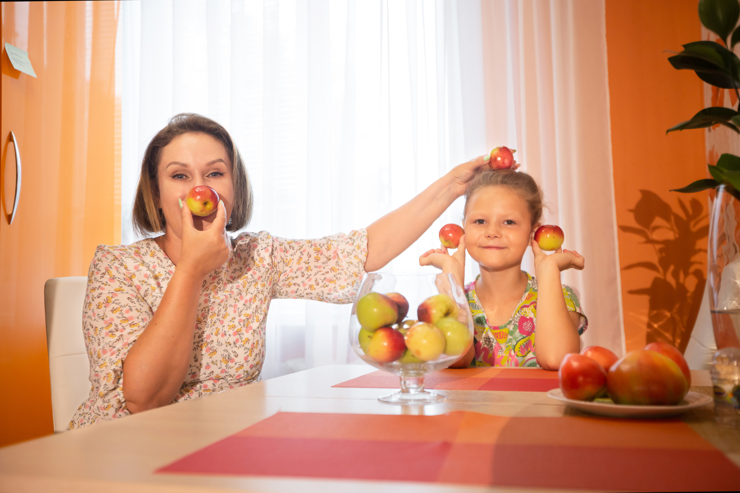 Домашняя атмосфера любви Лены и Даши. Семейный и детский фотограф Тамара Морозова г. Арсеньев