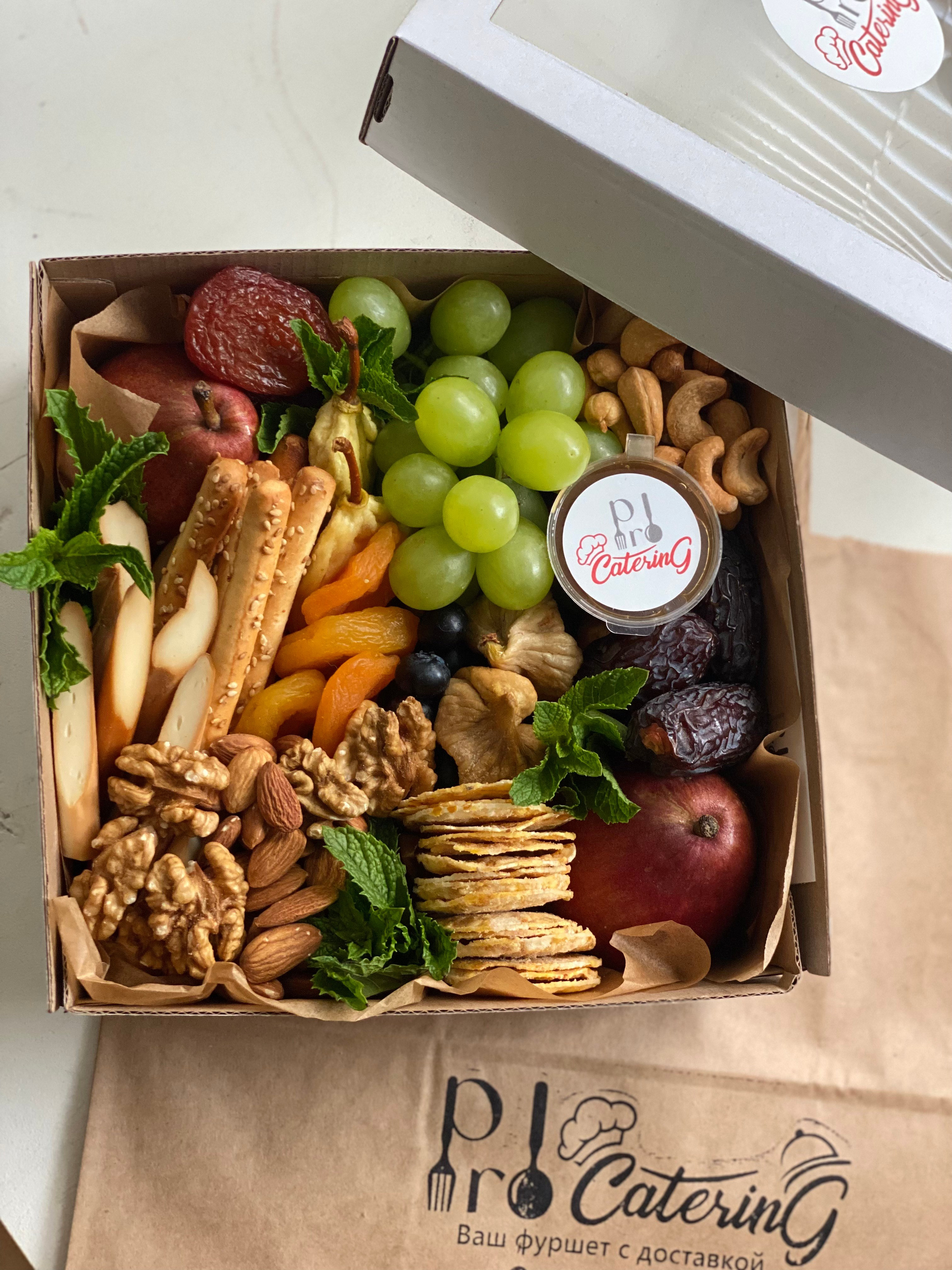 ГастроБоксы. Выездной кейтеринг, съедобные букеты, торты и сладости на заказ