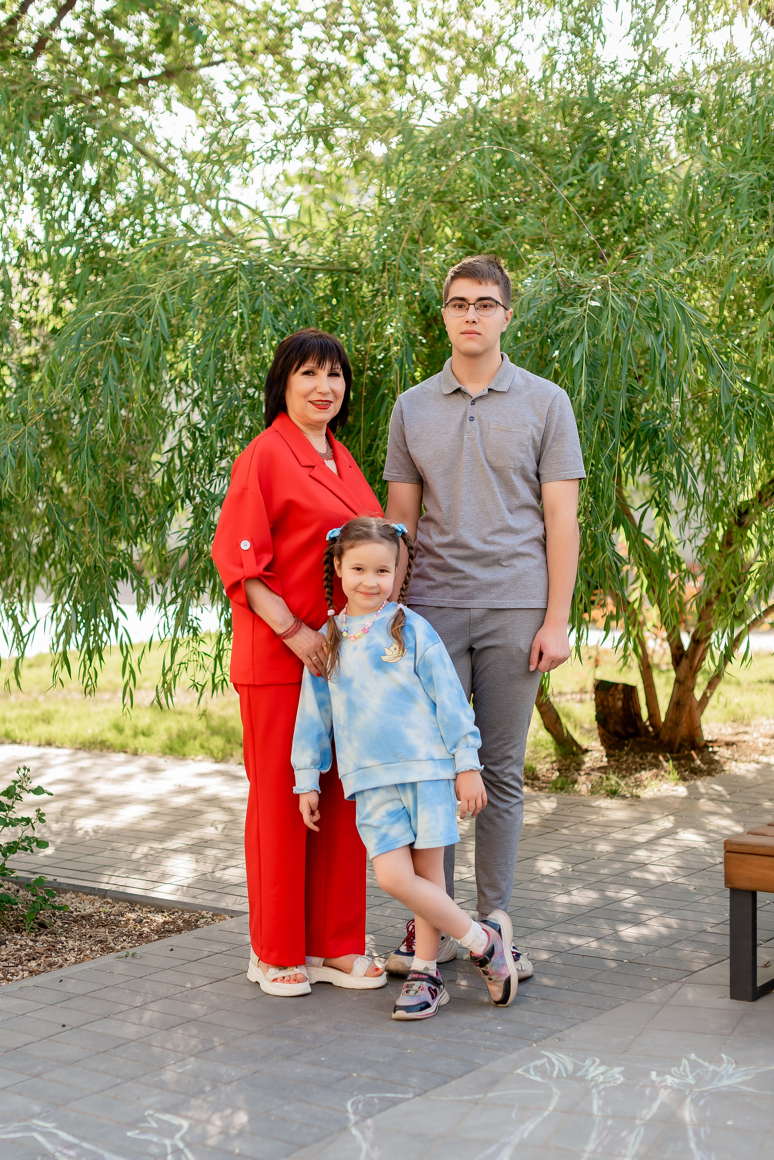 Людмила Ивановна с семьей. Фотограф Татьяна Иванчикова