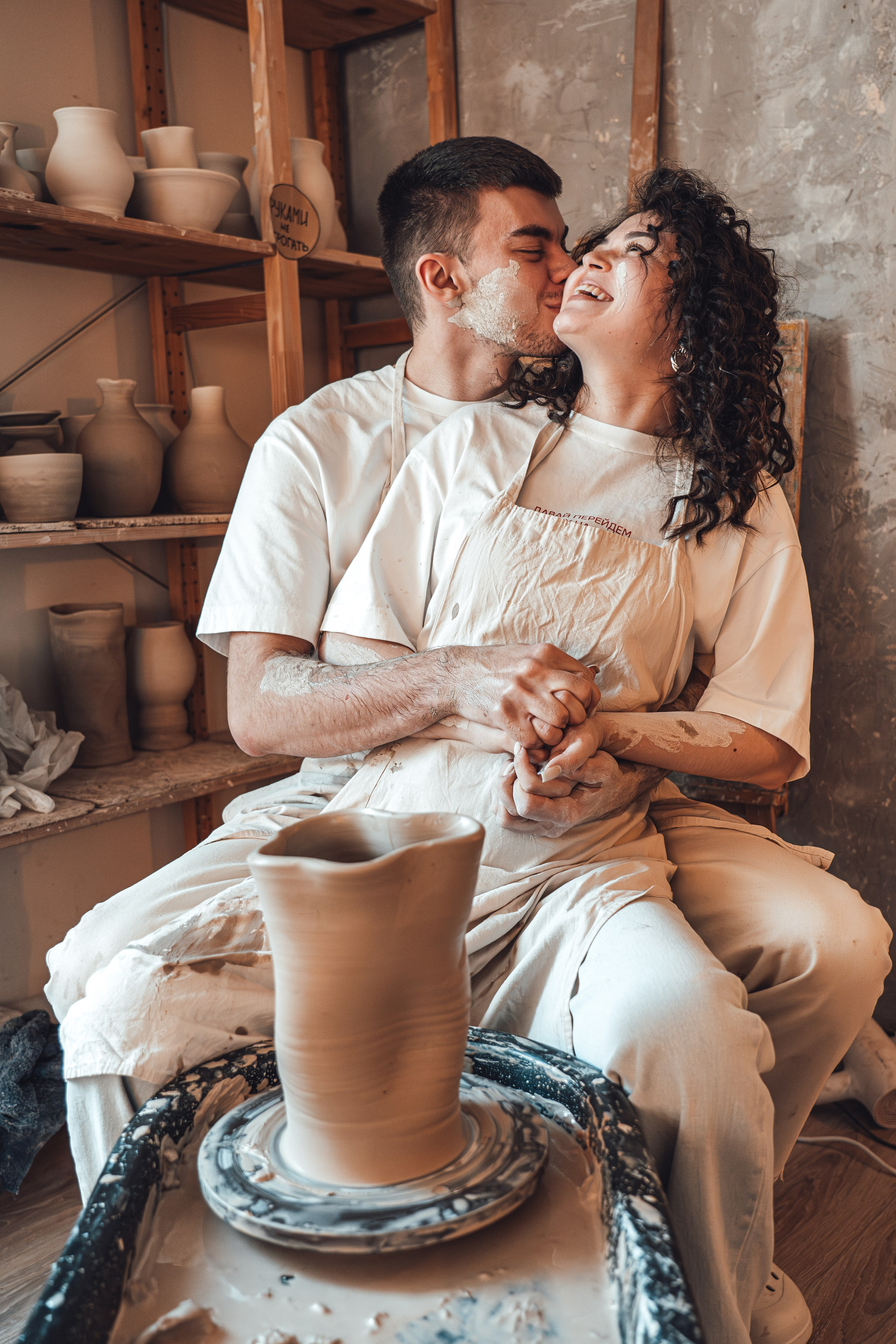 Свидание в гончарной мастерской (A&A). Легкая фотография