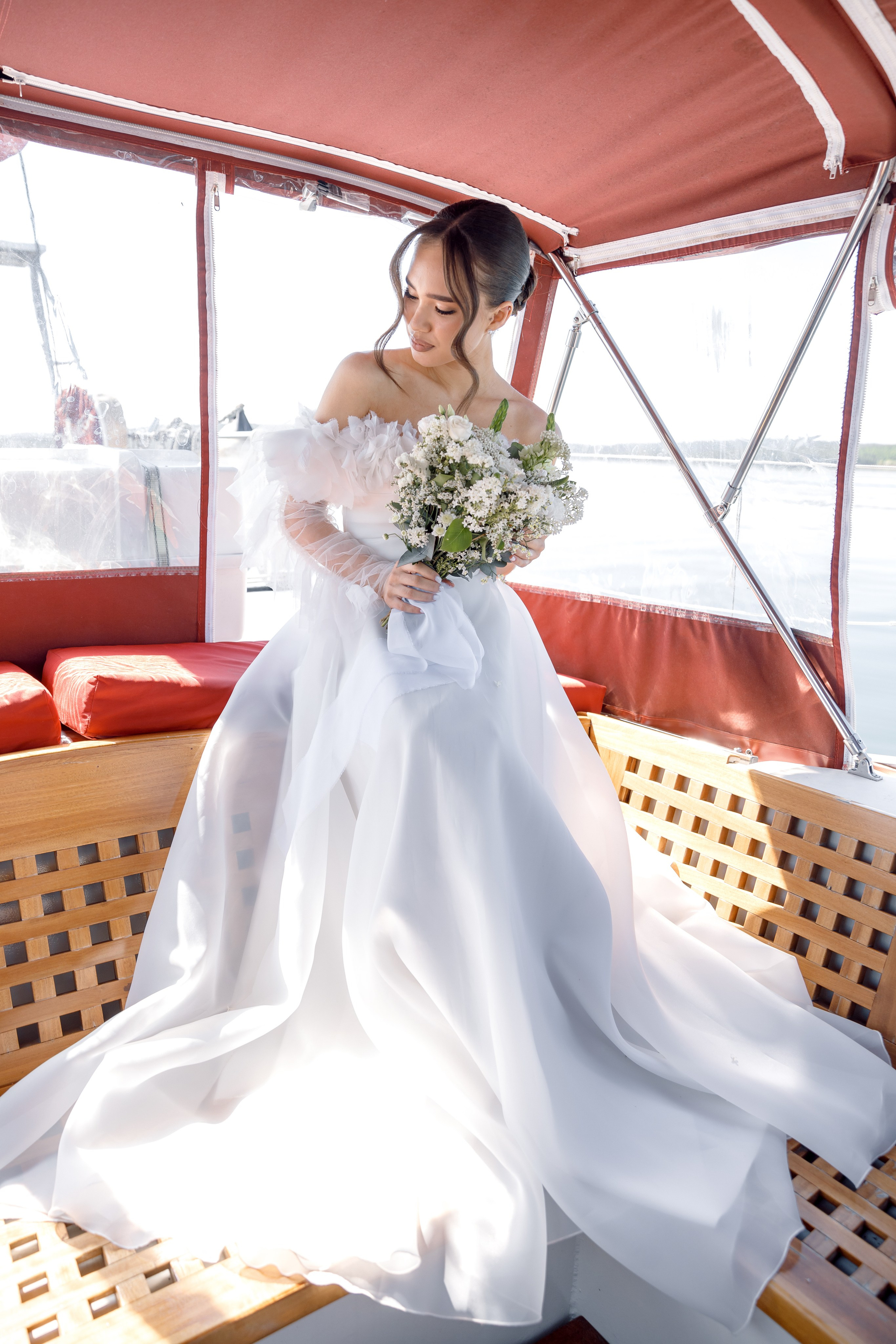 Яхта Омега (Каприз Невесты). Свадебный фотограф Иркутск, репортажный фотограф Иркутск