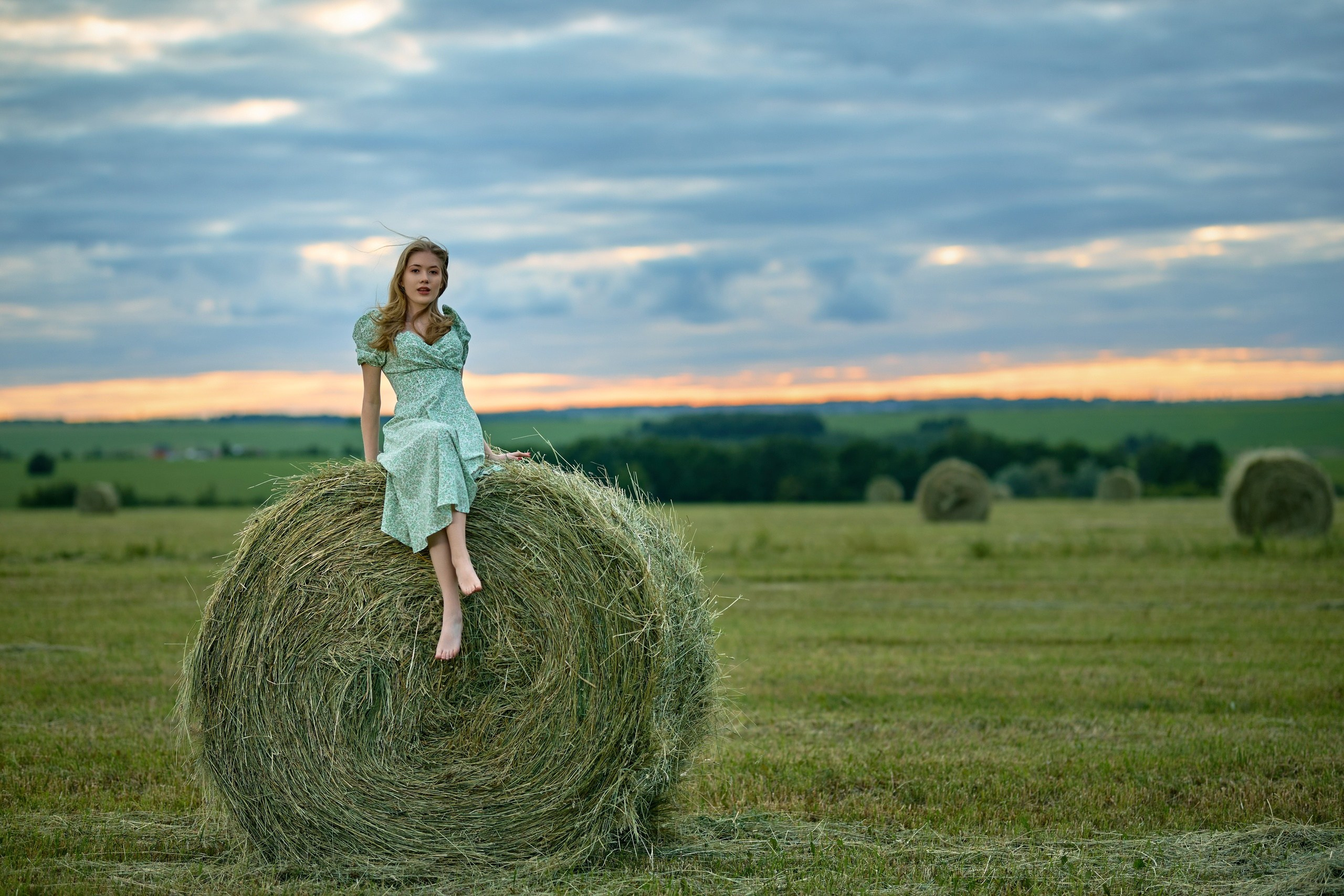 Фотосессия в пшеничном поле и сеном. Владимир Суздалов (ProMaXe) — Портретный фотограф, тематические фотосессии в Чебоксарах