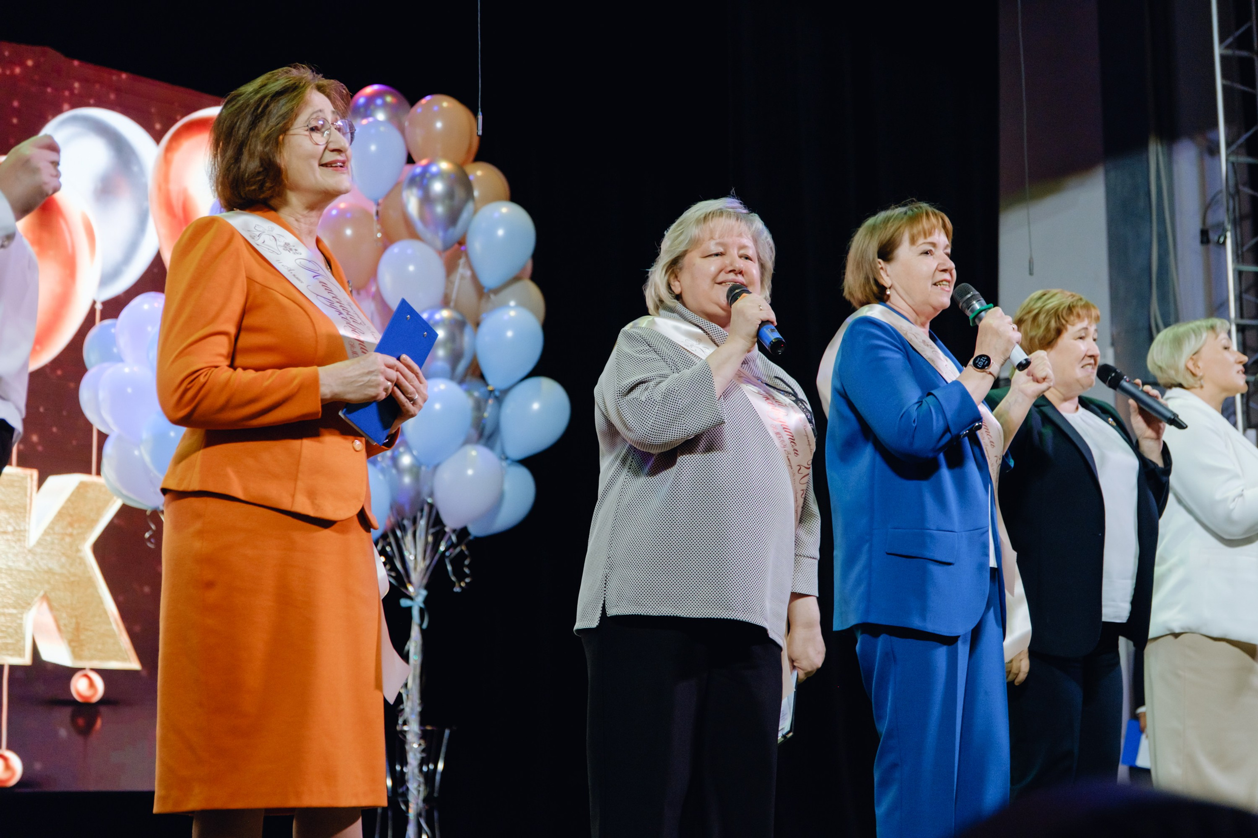 Последний звонок 11 класс. Фотограф Софья Володкина