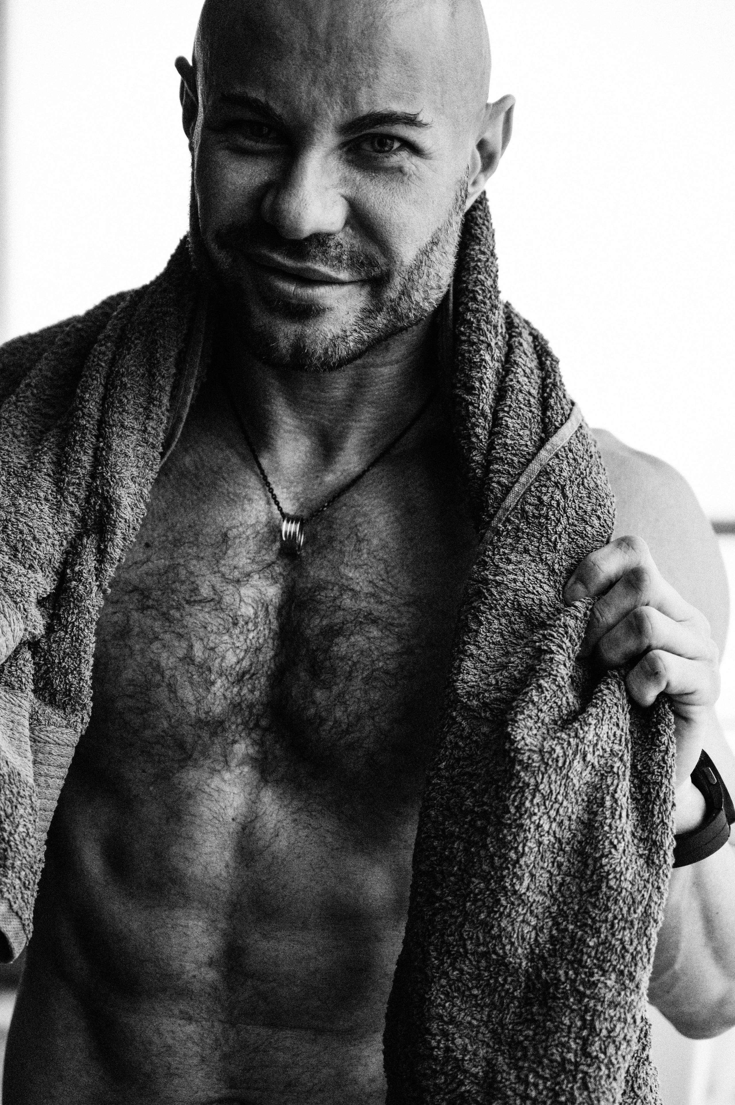 Матвей. Профессиональный фотограф беременности в СПБ. Стильные фотосессии беременности в стиле минимализм и классическая фотография