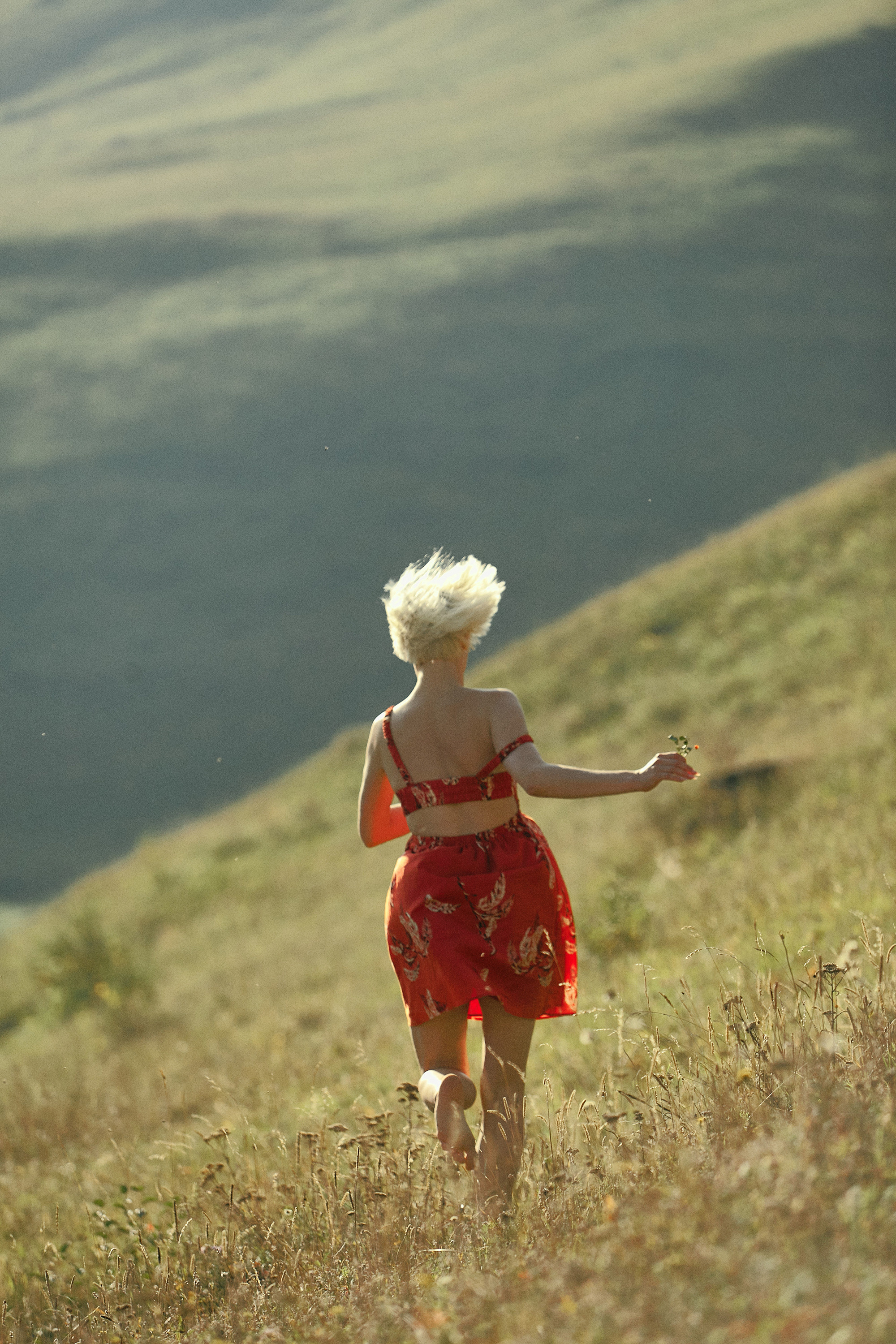 Летняя Фотосессия в горах Кавказа. Фотограф Продюсер в горах КБР / Москва  Нальчик Горы