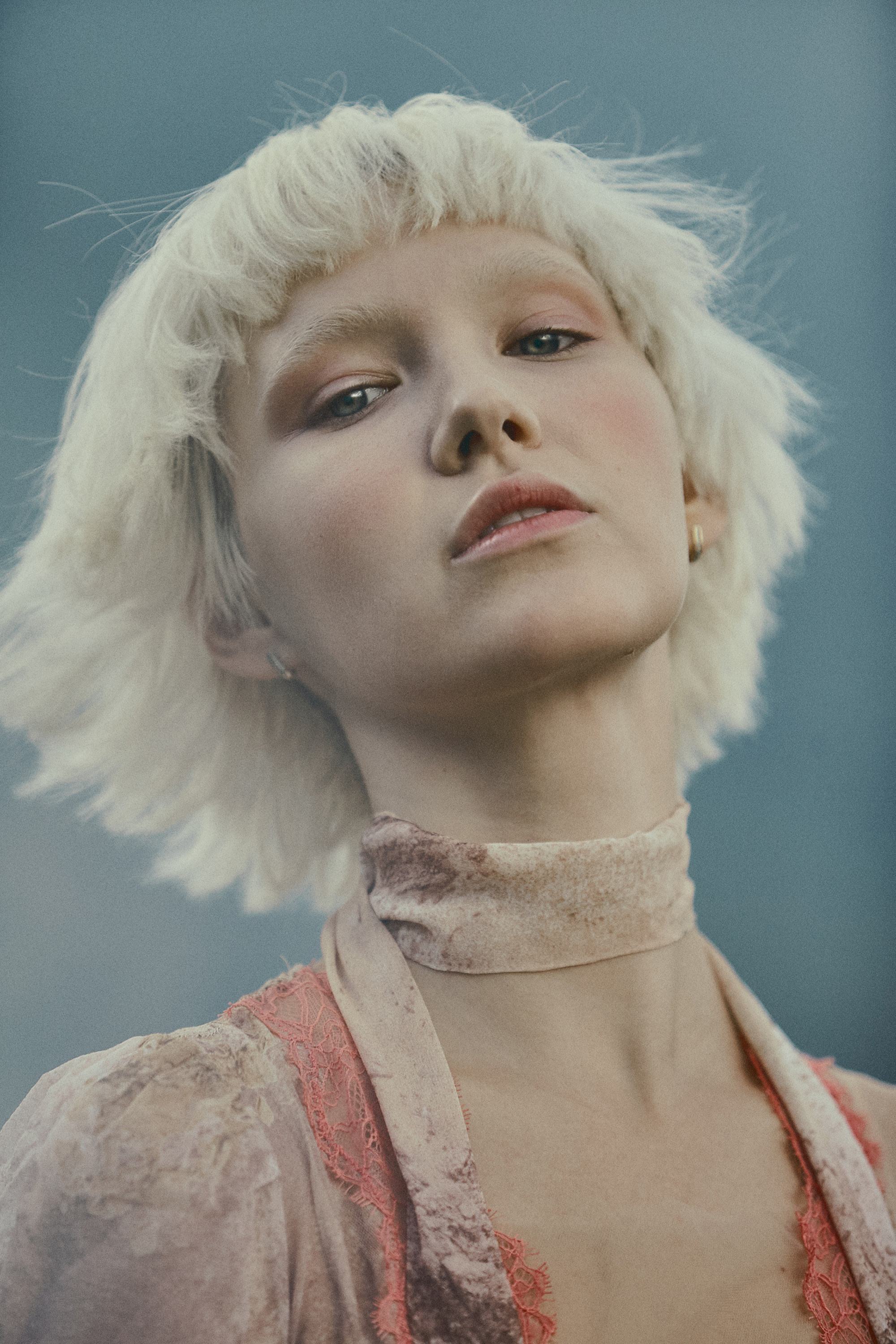 Фотосессия в платье в горах Кабардино-Балкарии. Фотограф Продюсер в горах КБР / Москва  Нальчик Горы