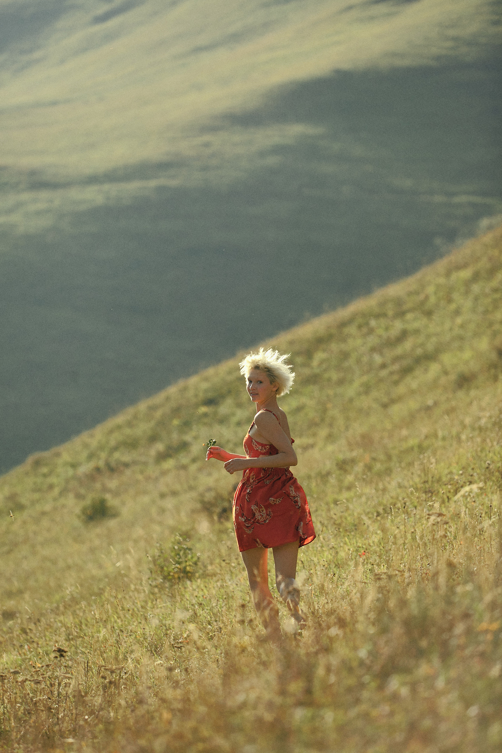 Летняя Фотосессия в горах Кавказа. Фотограф Продюсер в горах КБР / Москва  Нальчик Горы