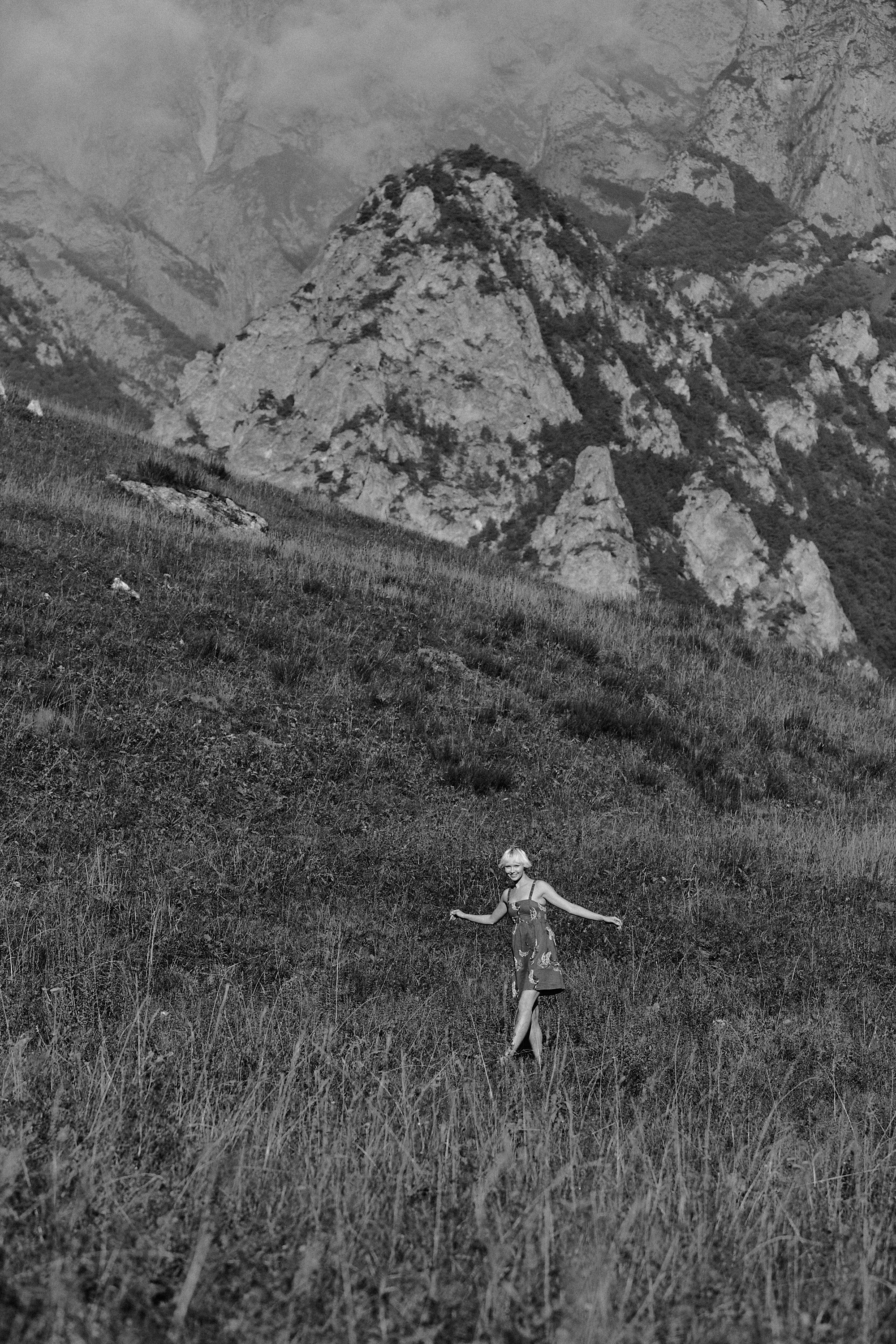 Летняя Фотосессия в горах Кавказа. Фотограф Продюсер в горах КБР / Москва  Нальчик Горы