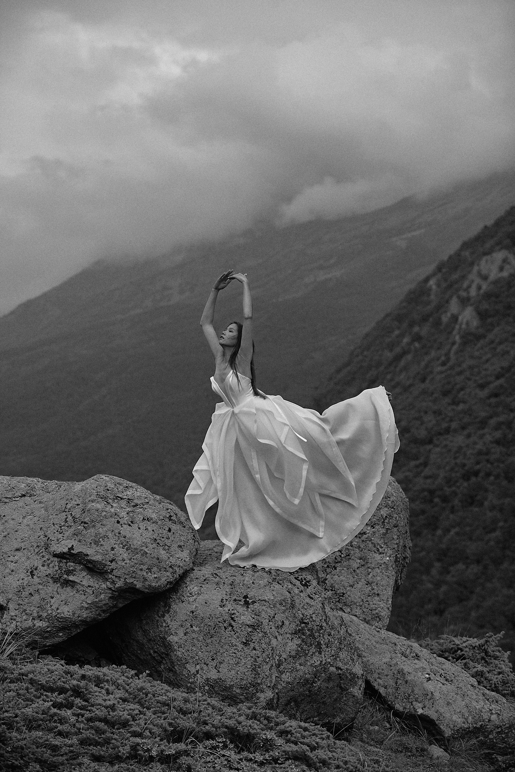 Фотосессия в горах Кавказа. Фотограф Продюсер в горах КБР / Москва  Нальчик Горы