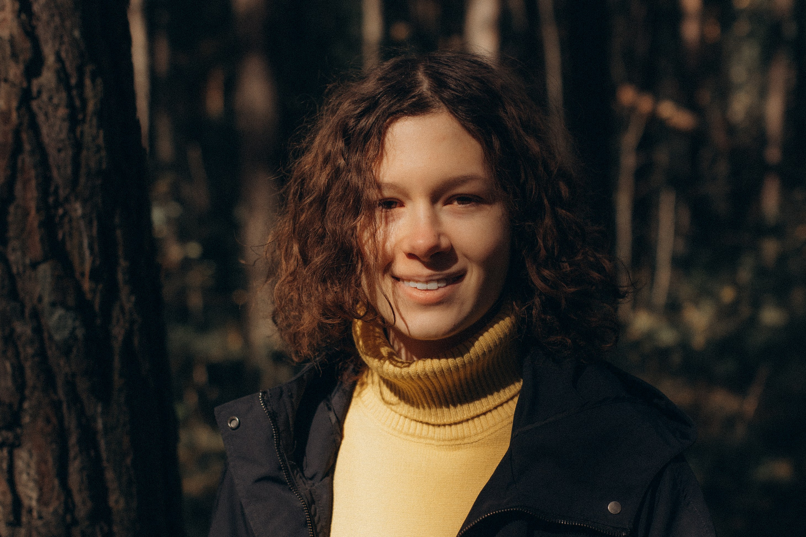 Аня с Ясей и Соней на Обском, осень. Семейный фотограф lifestyle в Новосибирске Елена Шпилевая