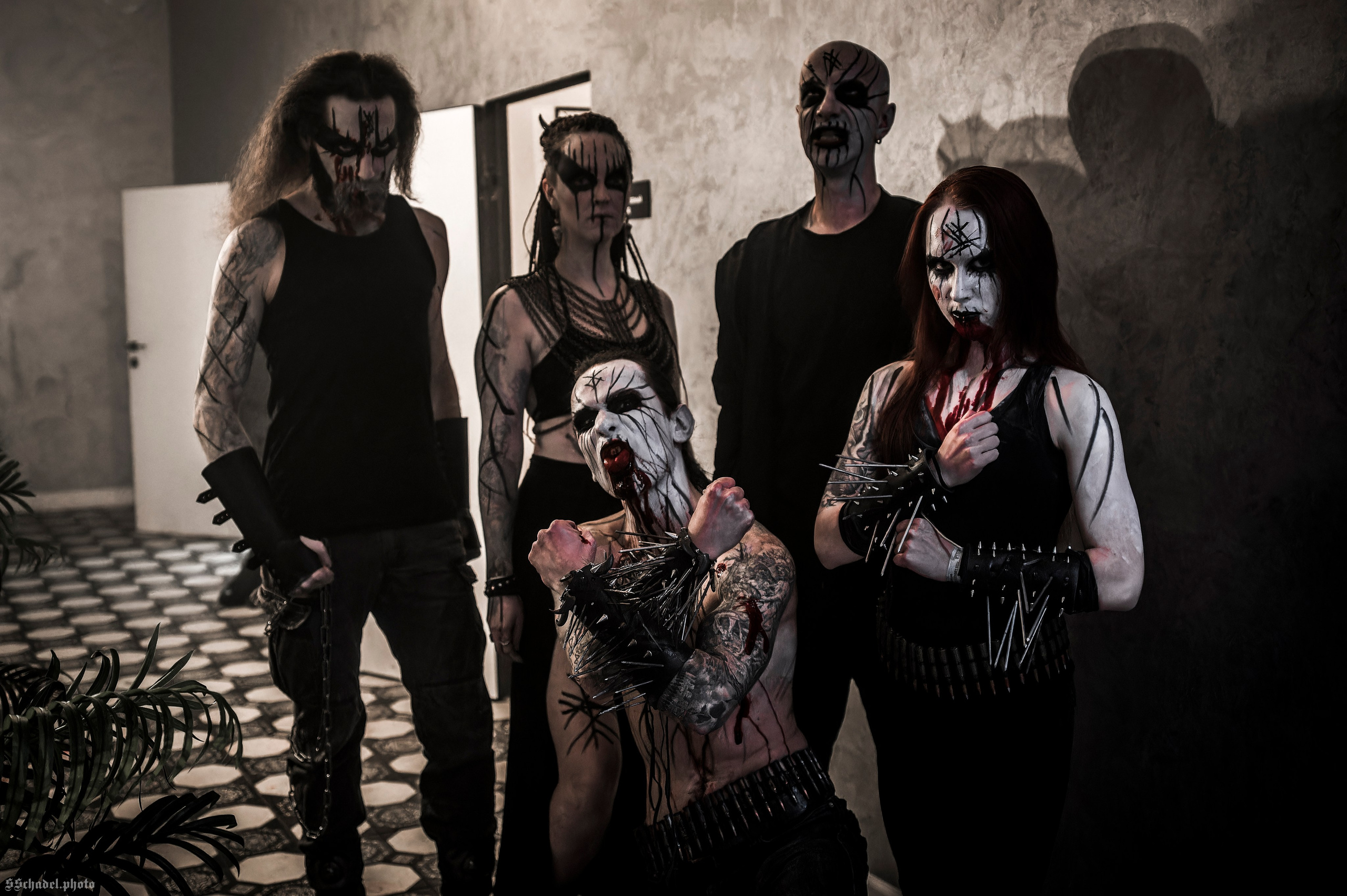 Frostlagte Måne 07.12.25. We will make everything metal!