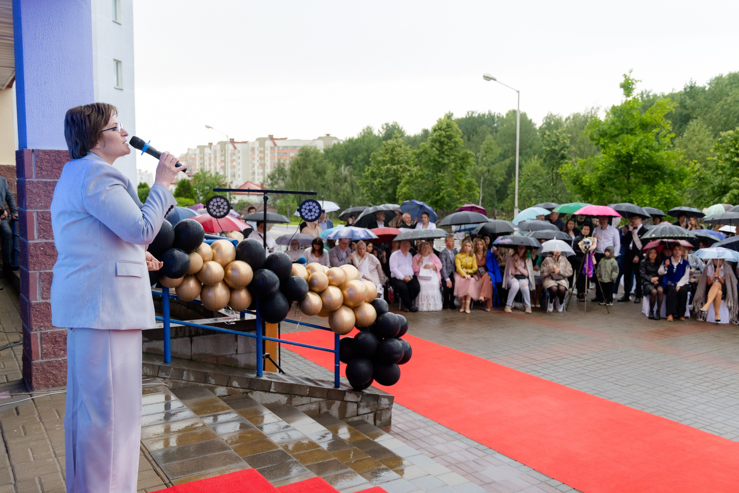 Школьный выпускной 2025 год в Минске, Беларуси. Свадебный фотограф в Минске/Беларуси Сергей Спиридонов