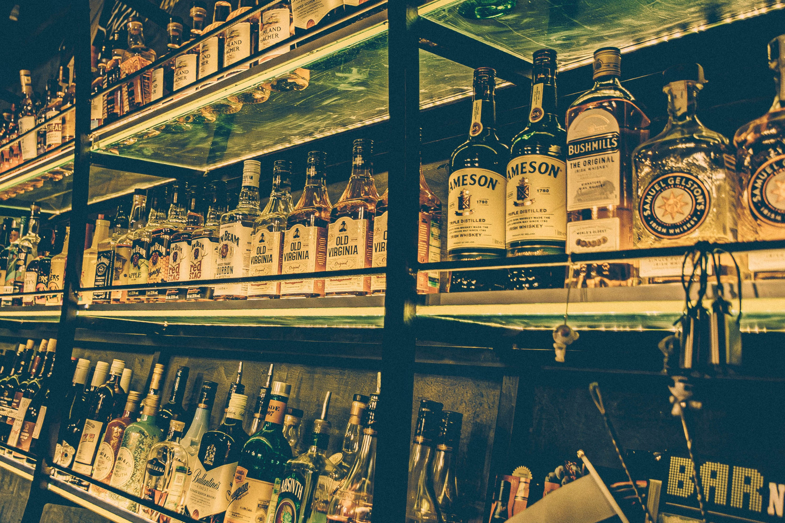 Simple Friday_Simple Bar_Симферополь_29.11.2024. Аминов Руслан | Фотограф