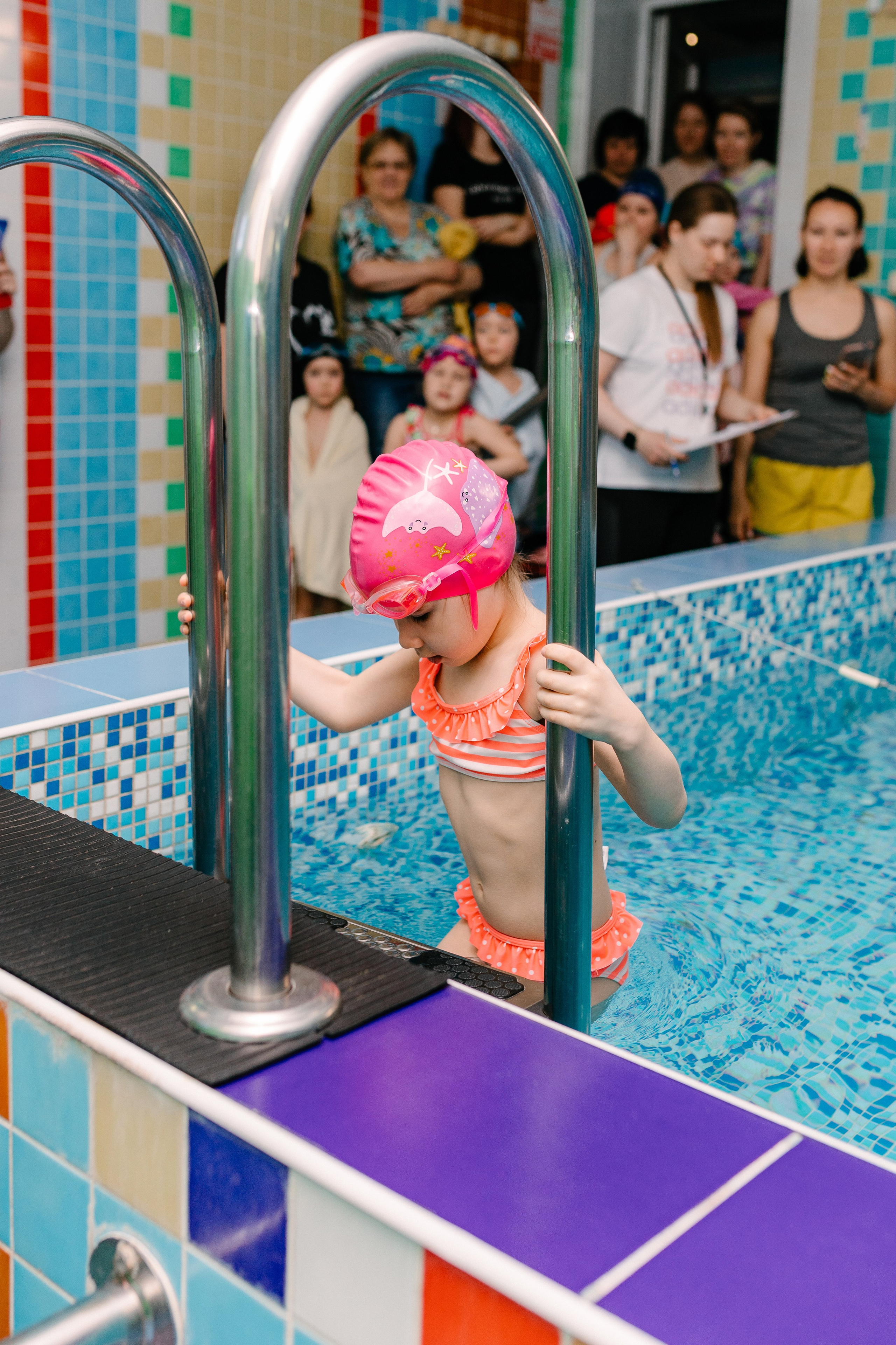 Репортажная съёмка. Дельфиньи игры. Бодибум Пермь. Фотограф Пермь. Свадьбы. Семья и дети, школа, д. сад. Фотокниги