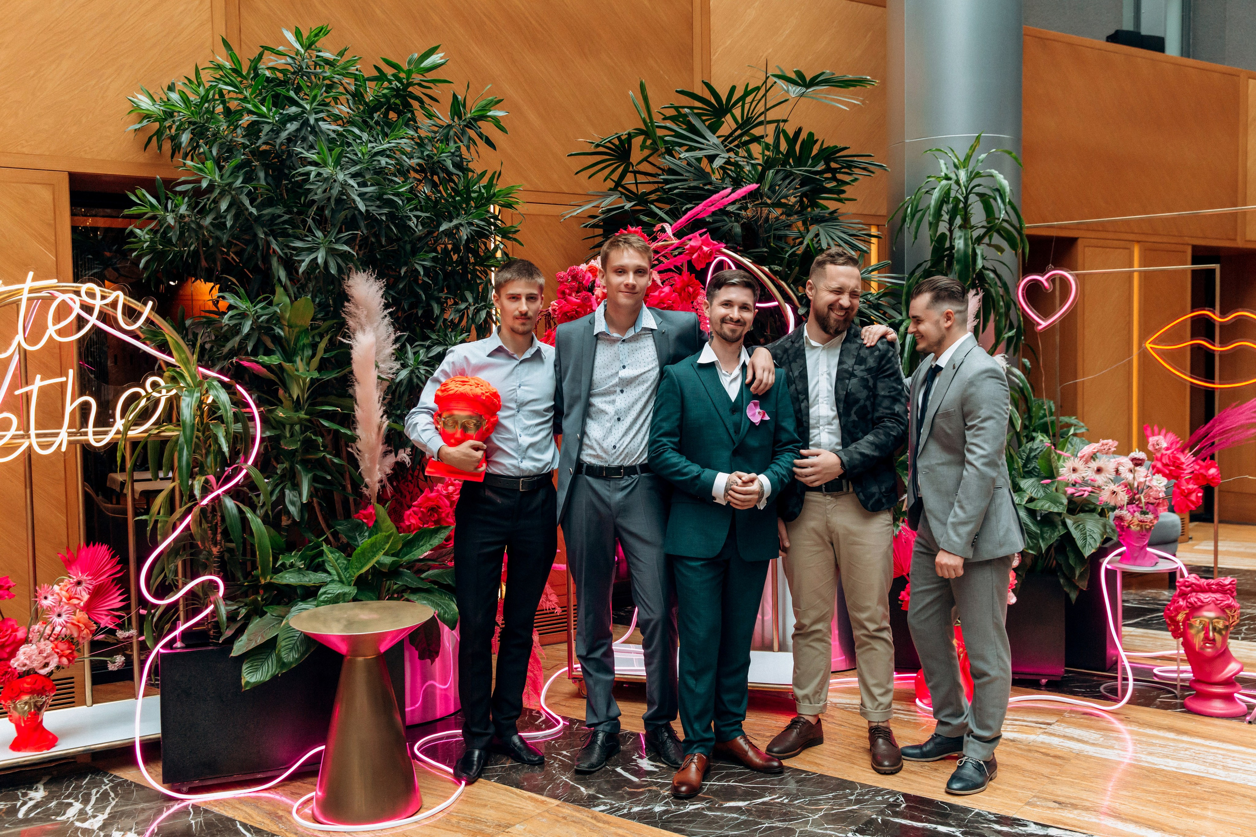 Неоновая свадьба. Свадебный фотограф в Санкт-Петербурге Вика Стукачева