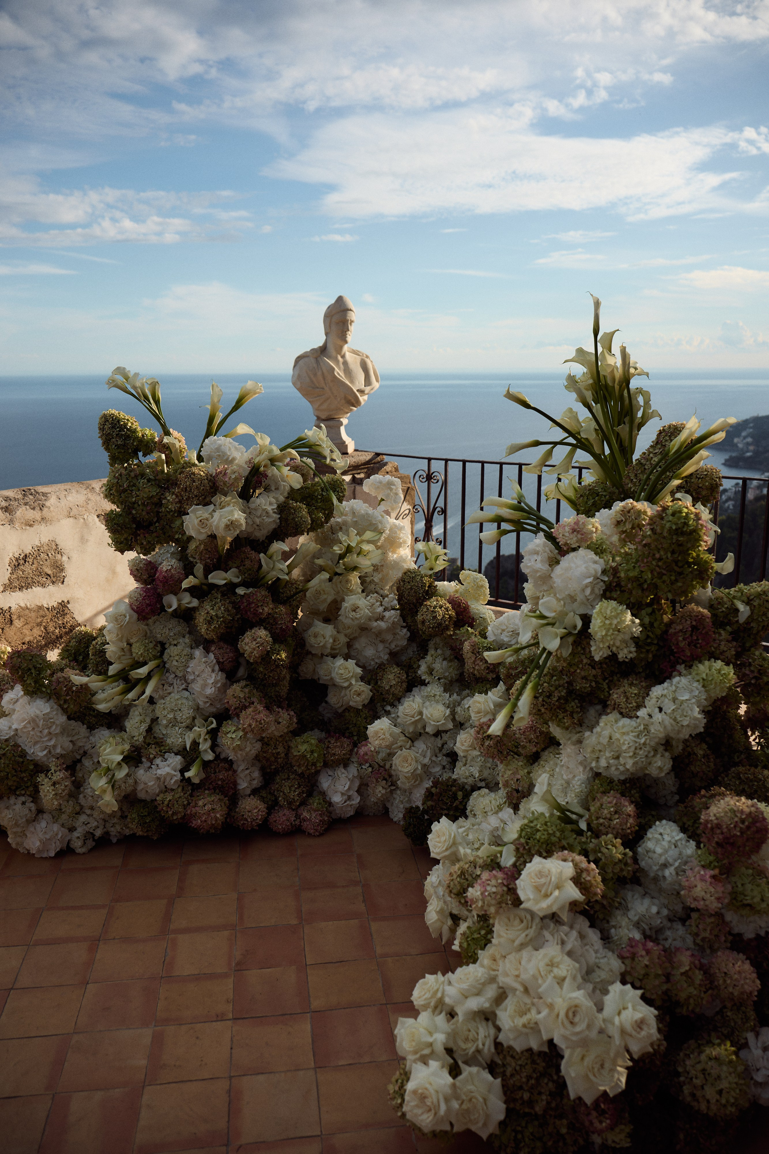 White and blush flowers on the Terrace of Infinity at Villa Cimbrone