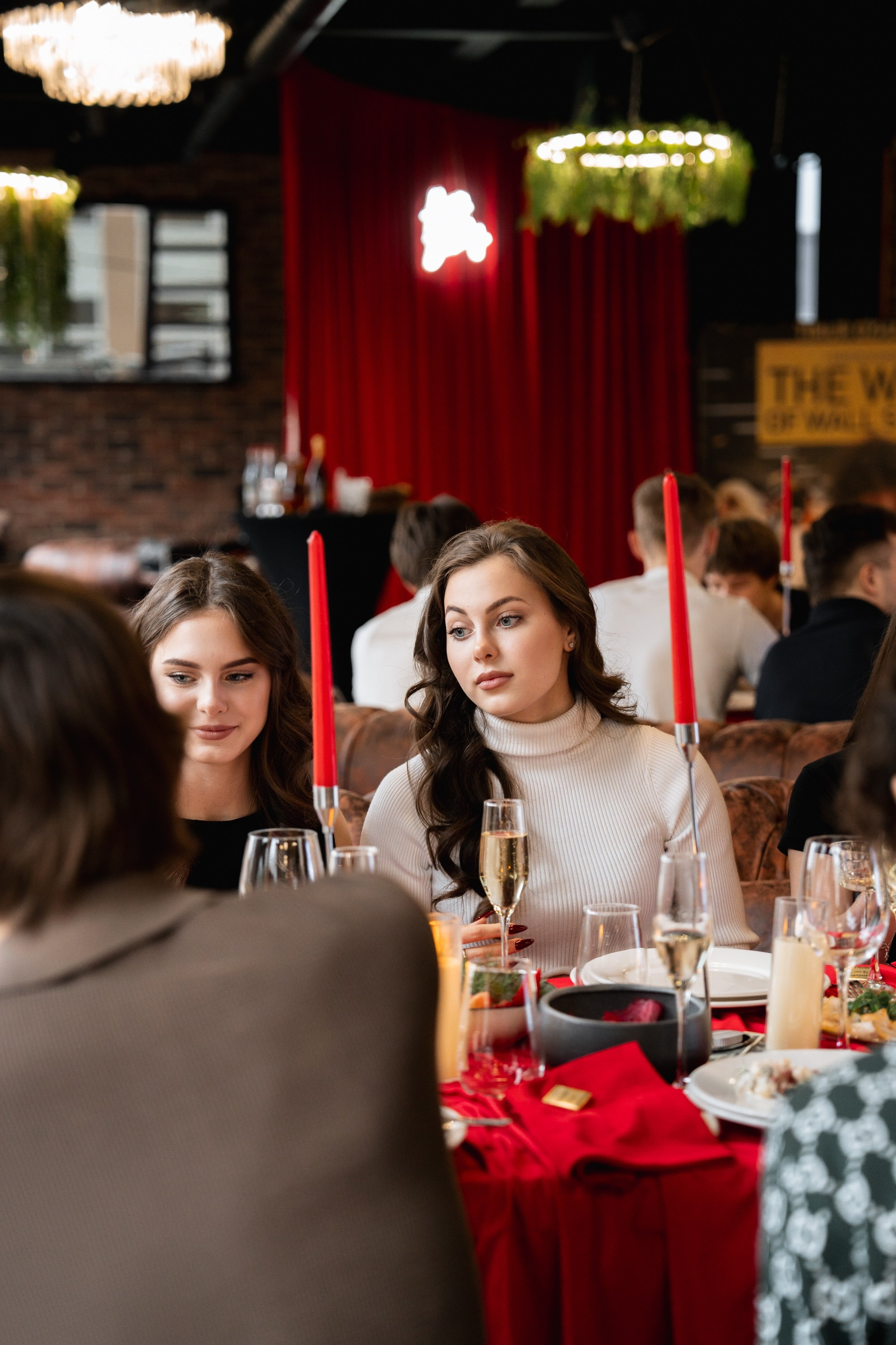 18 ЛЕТ. Женский портрет