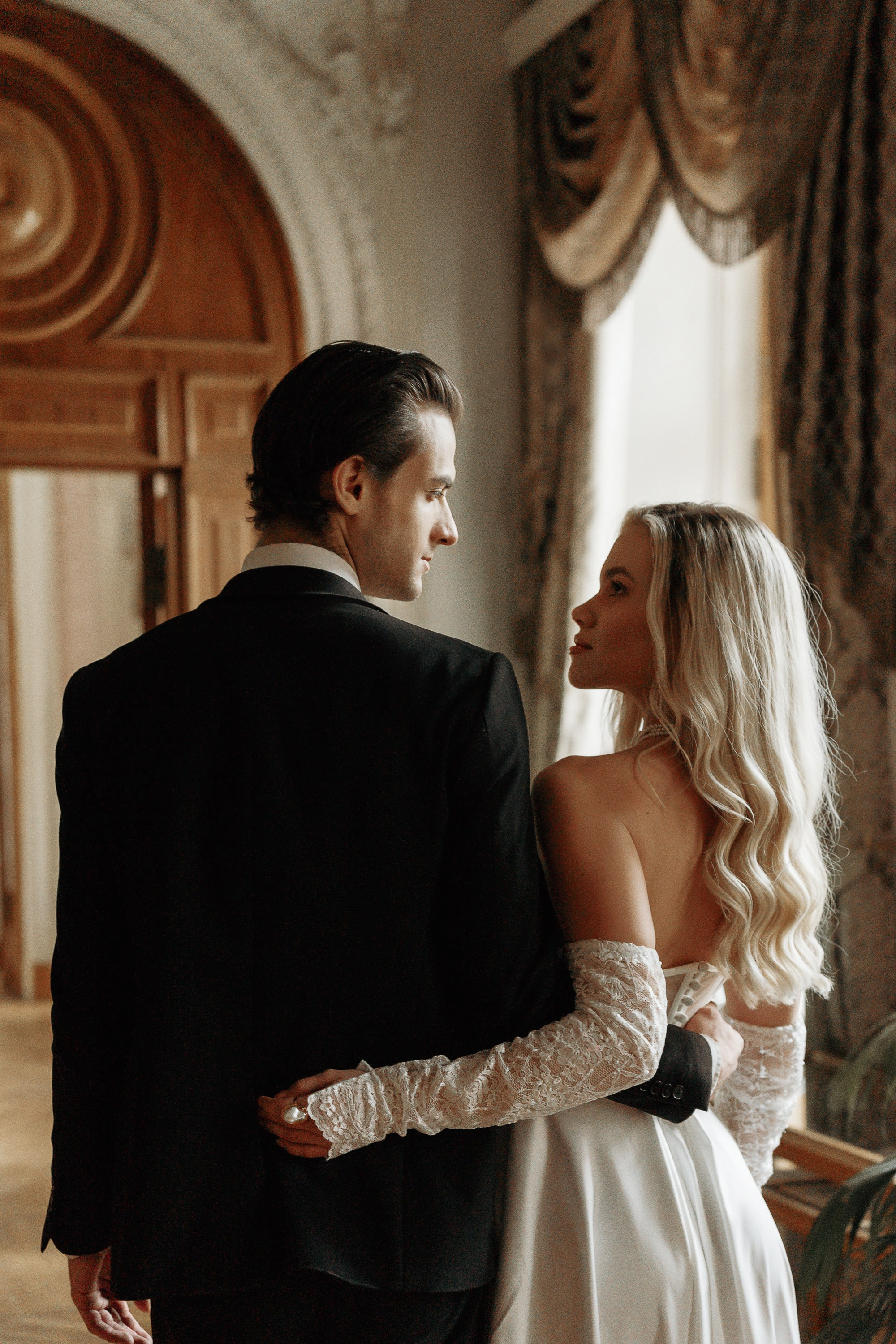 ПУШКИНСКАЯ БИБЛИОТЕКА. Женский портрет