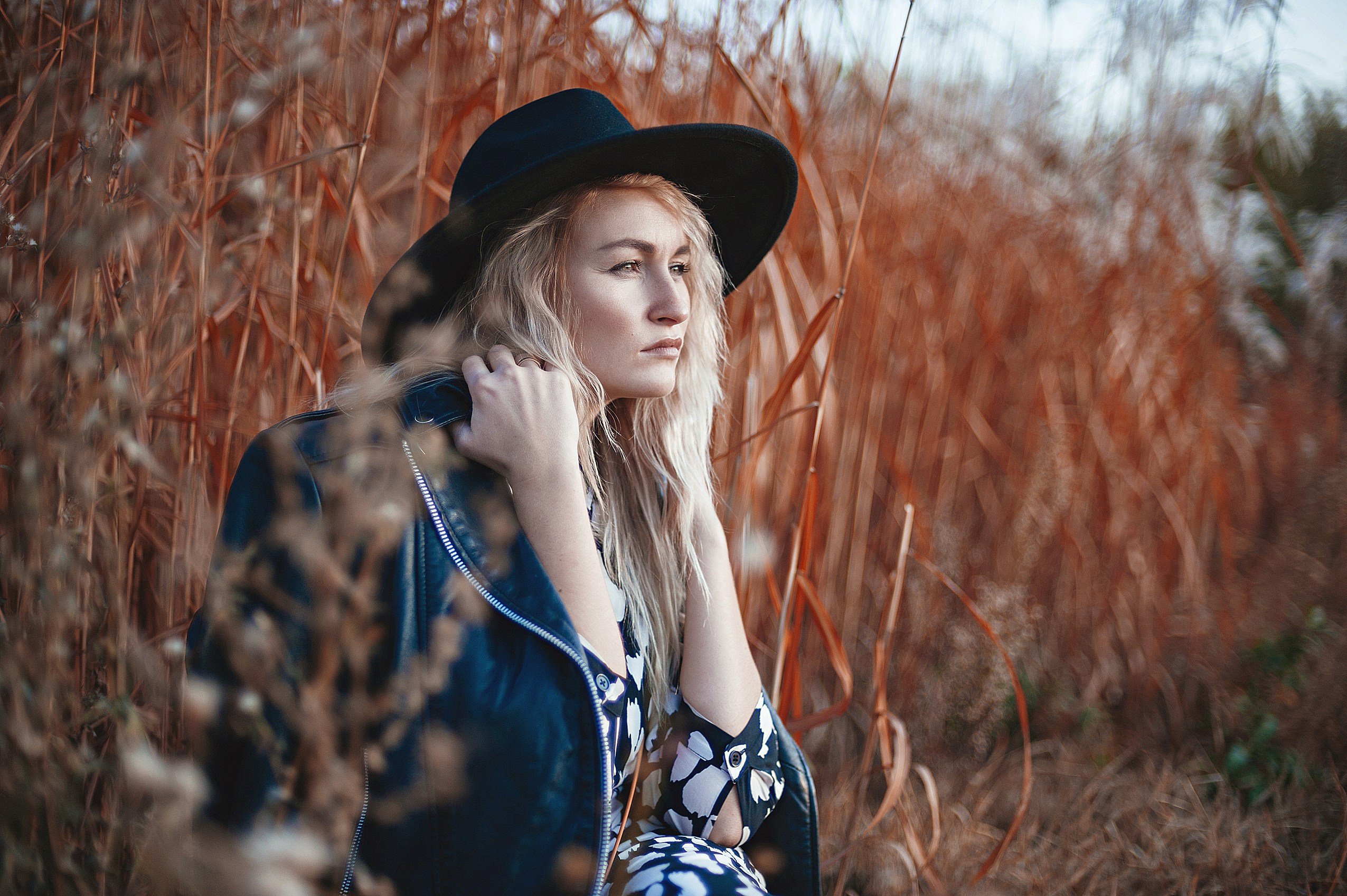 Фотосессия в поле. Портретный фотограф Дарья Едапина Новосибирск. Фотограф Дарья Едапина Новосибирск