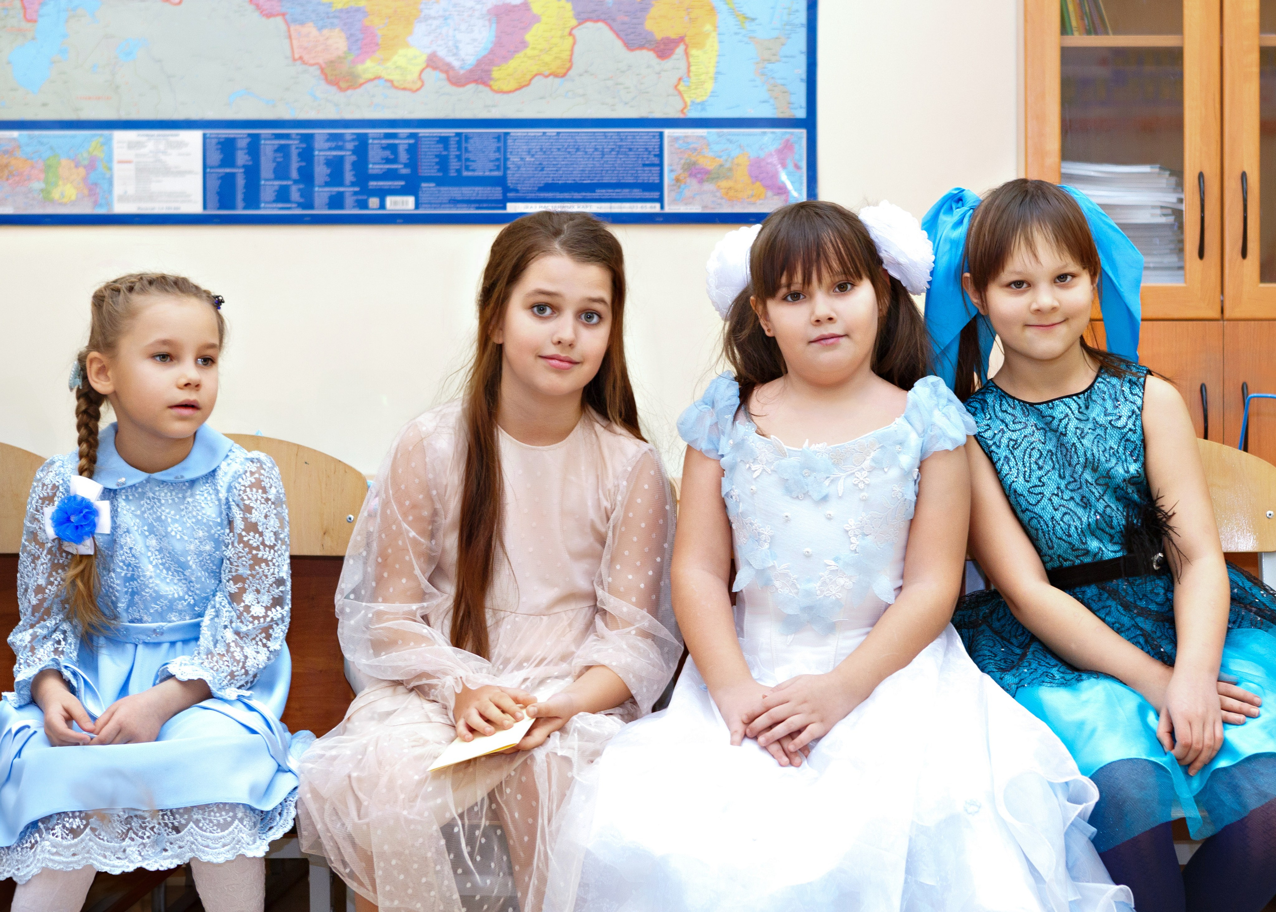 Новогодний утренник в школе. Выпускные альбомы и школьный фотограф в Подольске, Троицке, Щербинке, Москве и Московской области