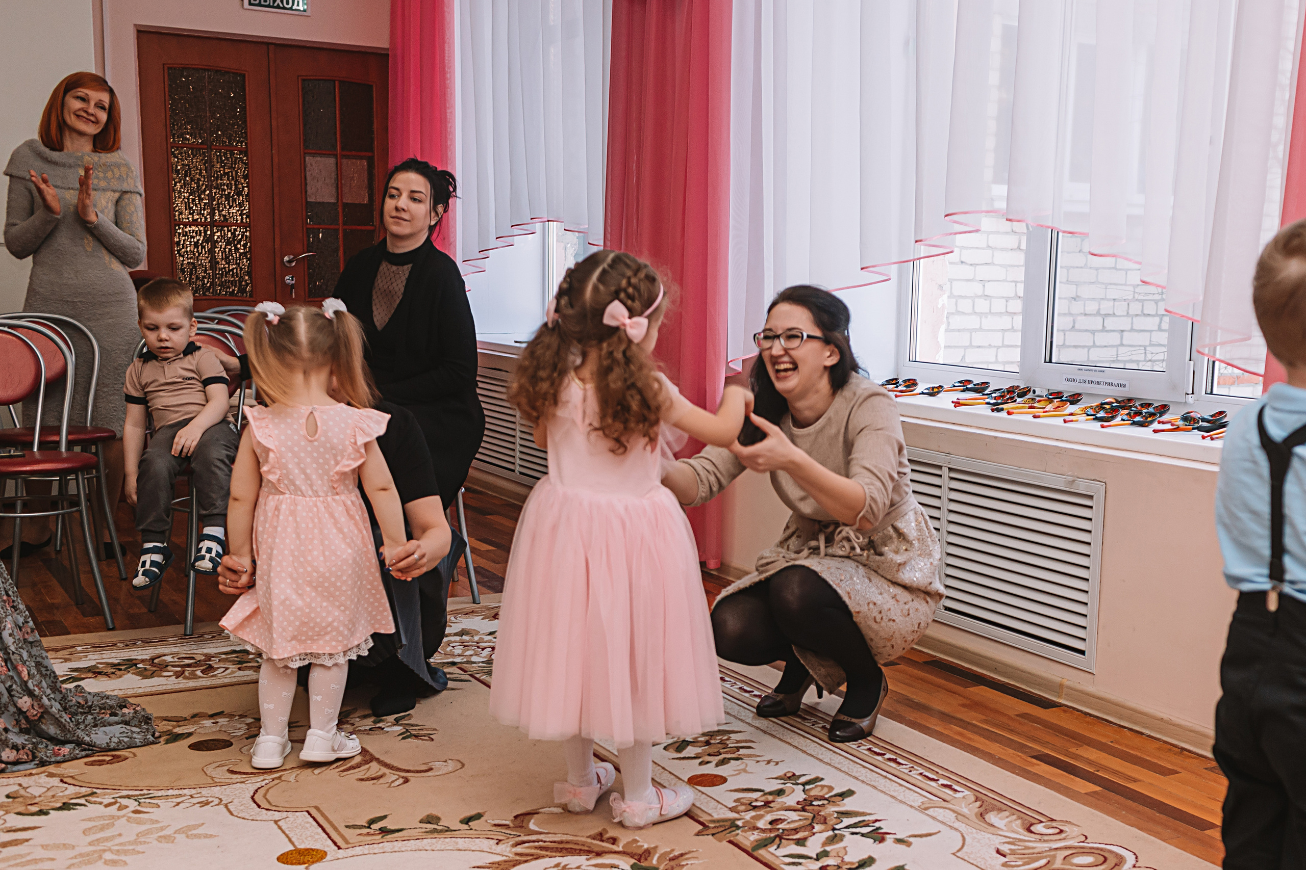 Утренник садик. Семейный фотограф Тюмень, фотограф на роды Салмина Мария