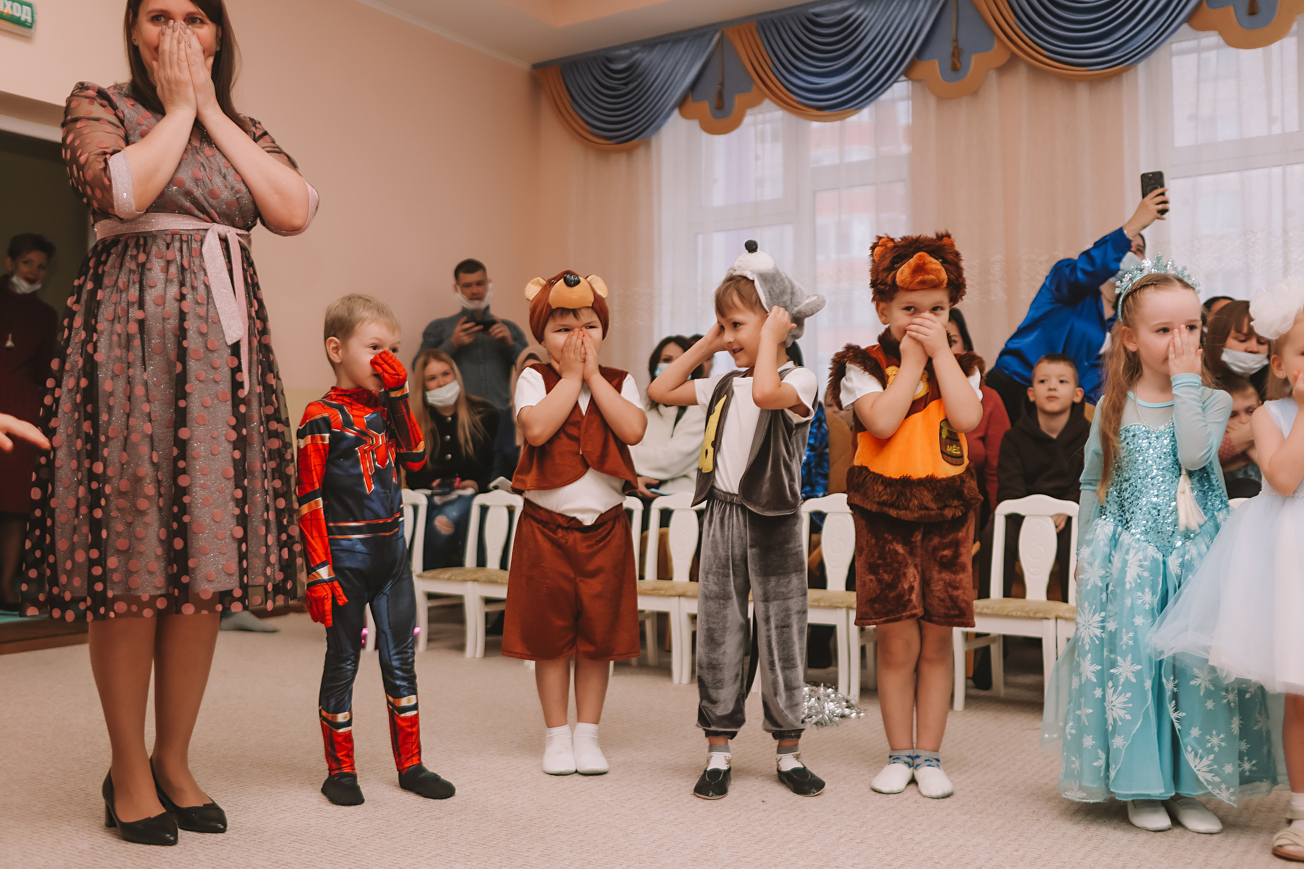 Репортаж новогоднего утренника. Семейный фотограф Тюмень, фотограф на роды Салмина Мария