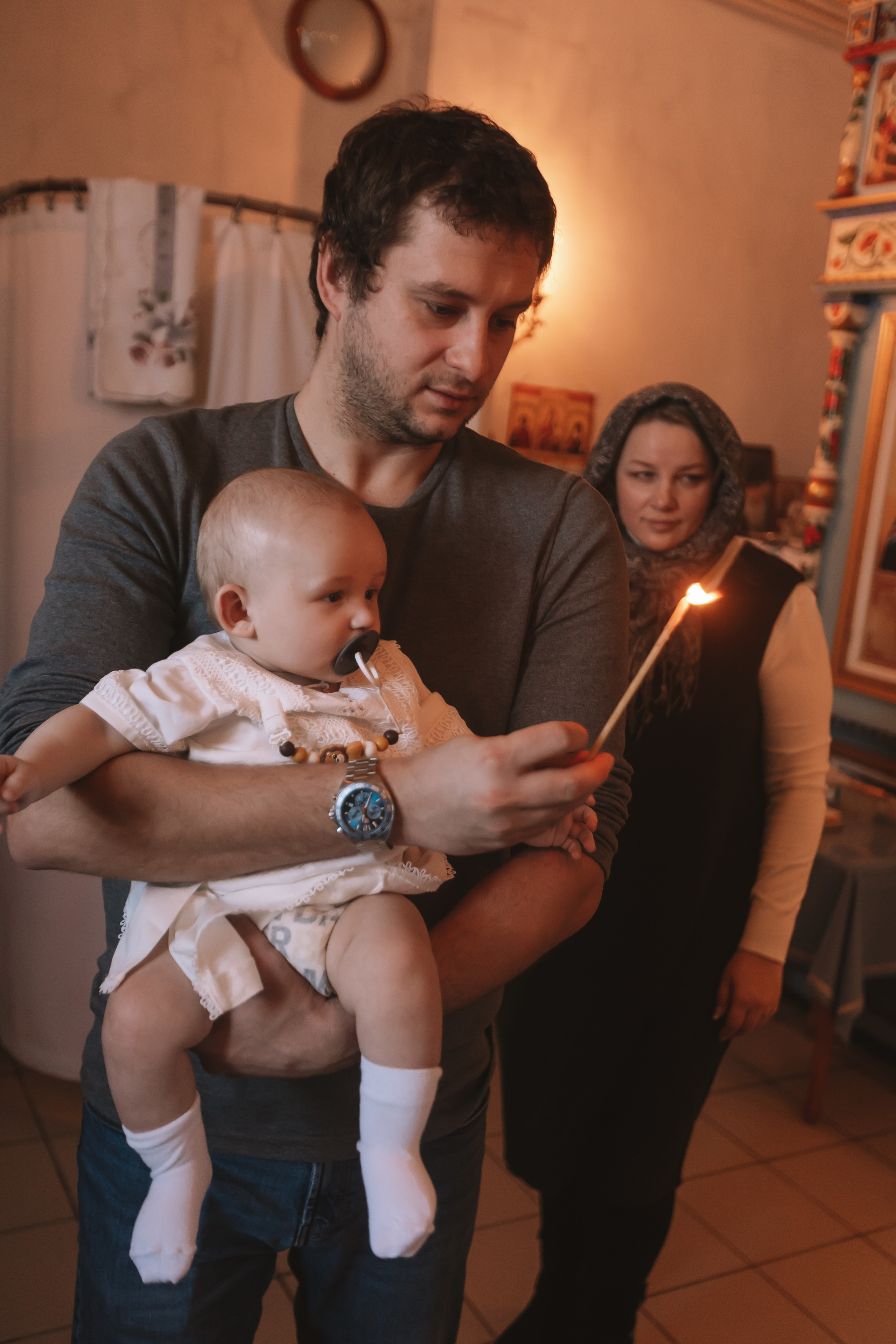 Крещение семакова. Семейный фотограф Тюмень, фотограф на роды Салмина Мария