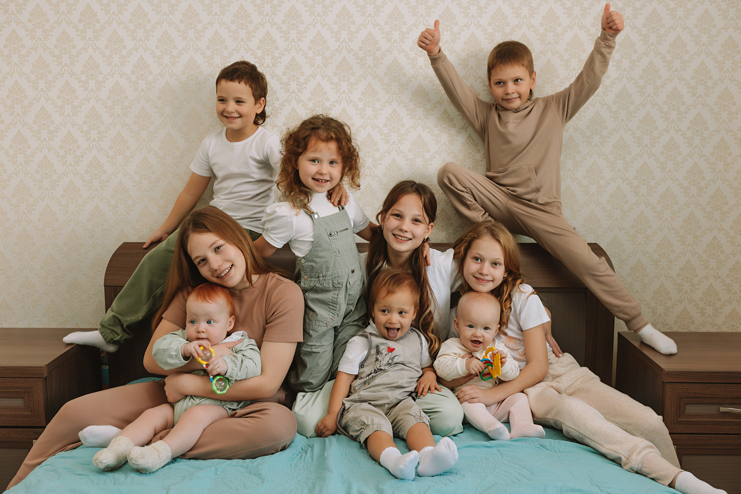 Большая семья (17 человек в частном доме, 2 часа). Семейный фотограф Тюмень, фотограф на роды Салмина Мария