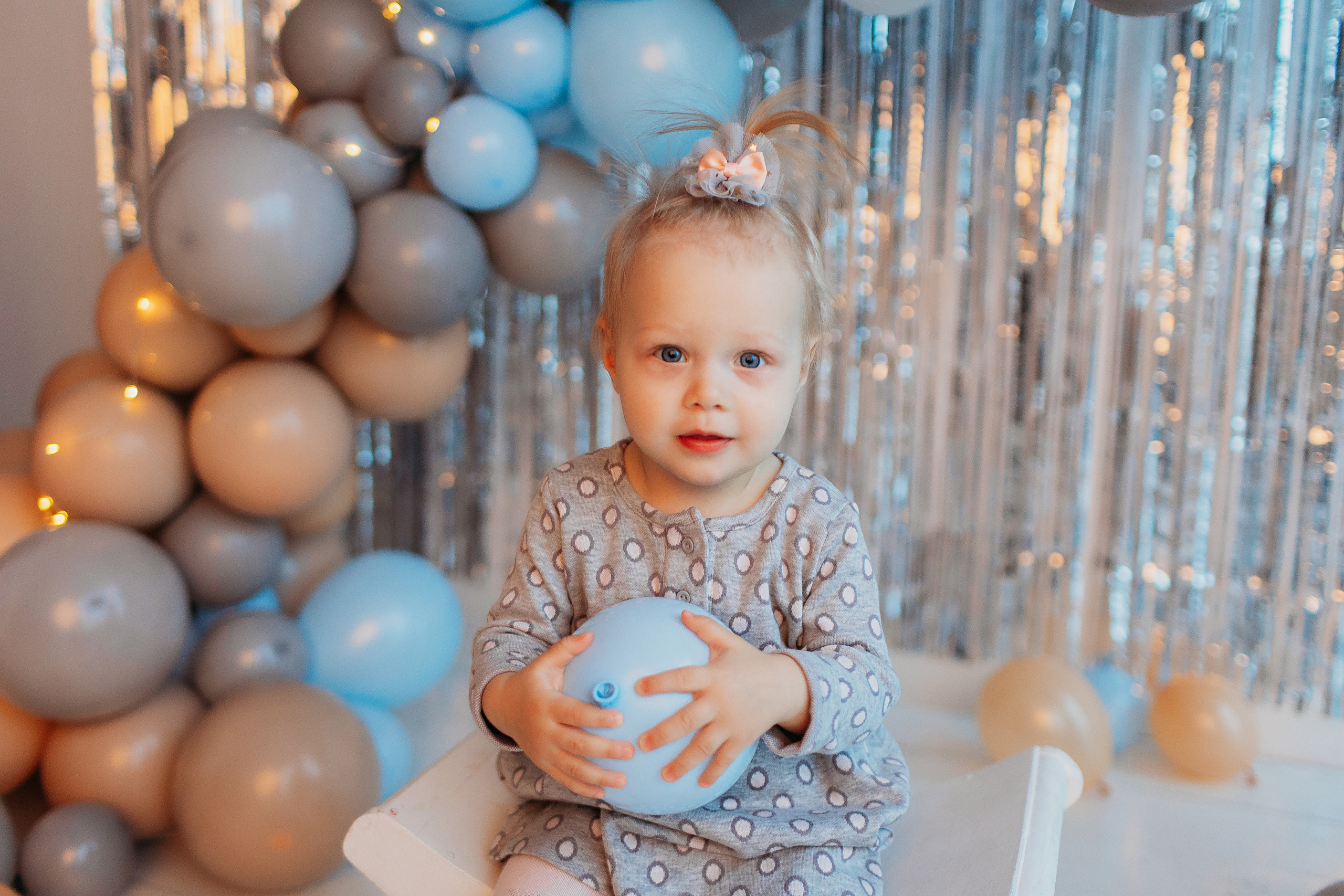 Годик в ВВ студио. Семейный фотограф Тюмень, фотограф на роды Салмина Мария