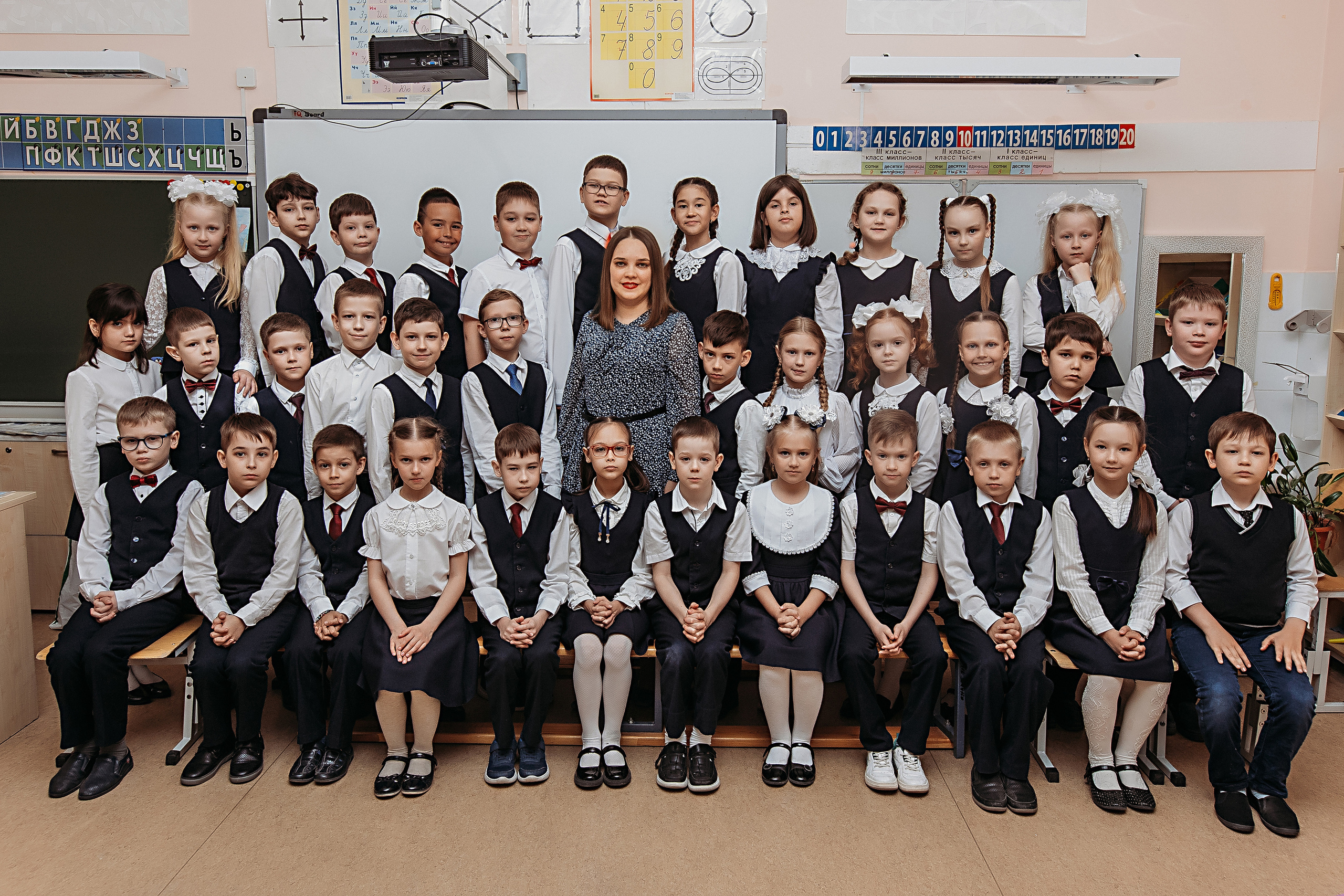 2 класс. Семейный фотограф Тюмень, фотограф на роды Салмина Мария