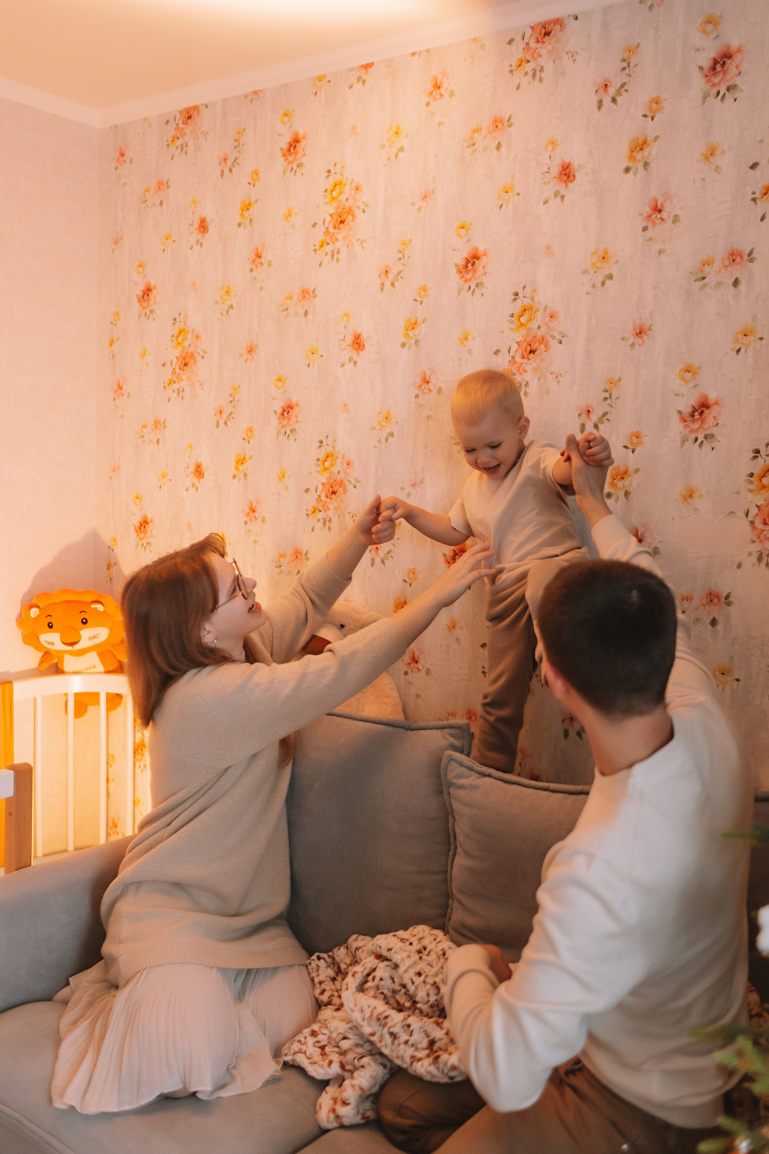 Очень активный Лев. Семейный фотограф Тюмень, фотограф на роды Салмина Мария