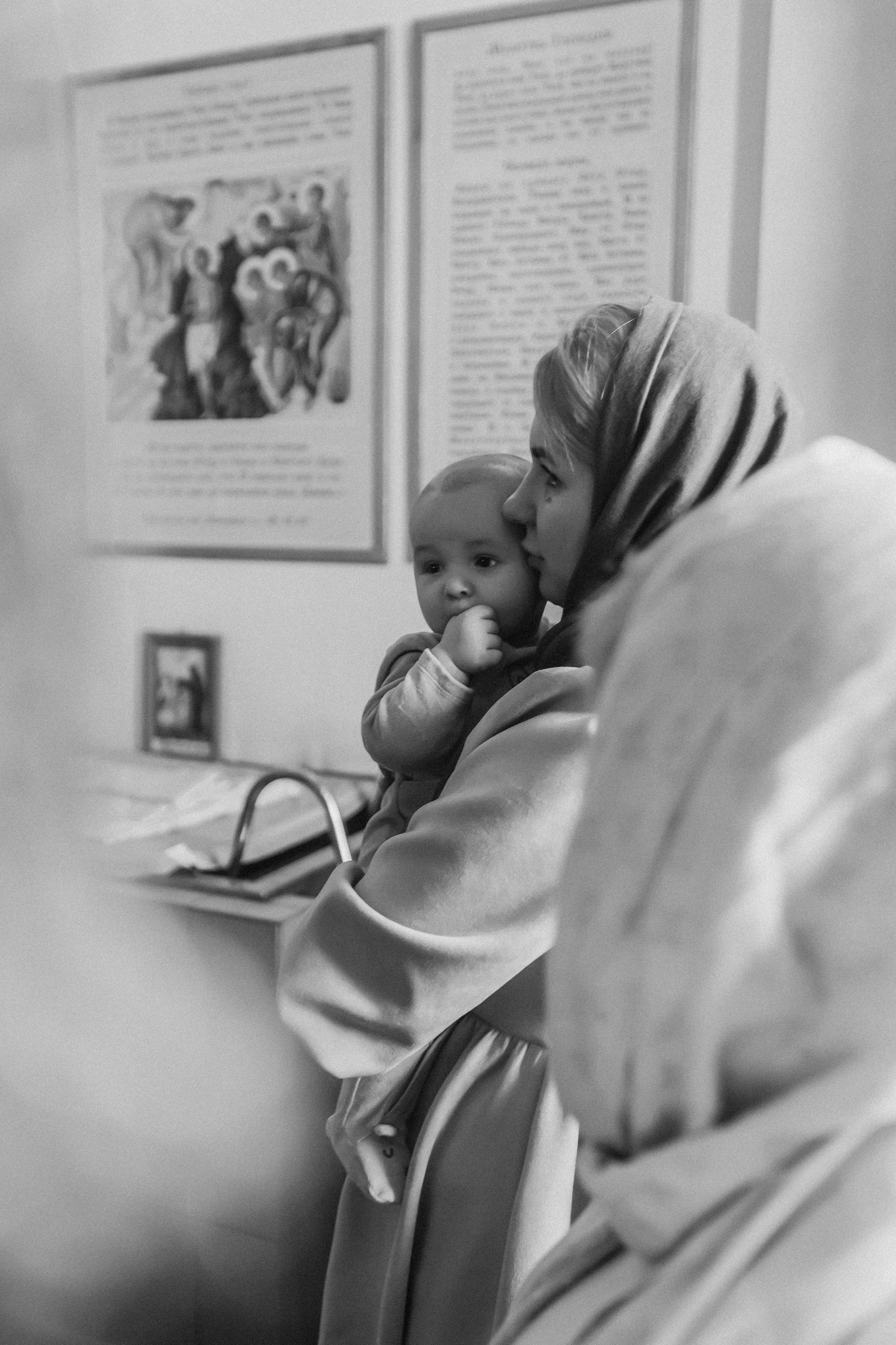 Крещение семакова. Семейный фотограф Тюмень, фотограф на роды Салмина Мария