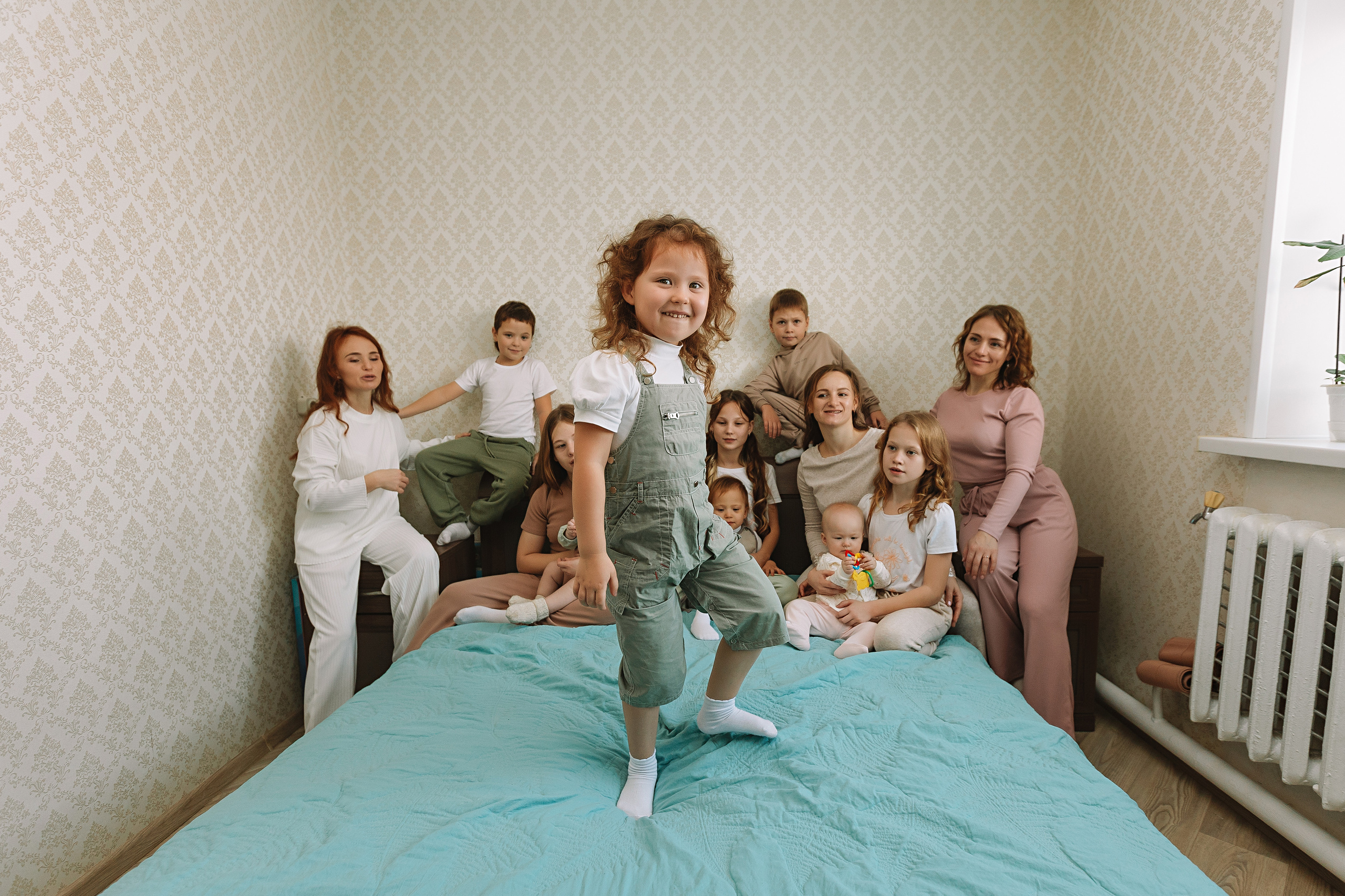 Большая семья (17 человек в частном доме, 2 часа). Семейный фотограф Тюмень, фотограф на роды Салмина Мария
