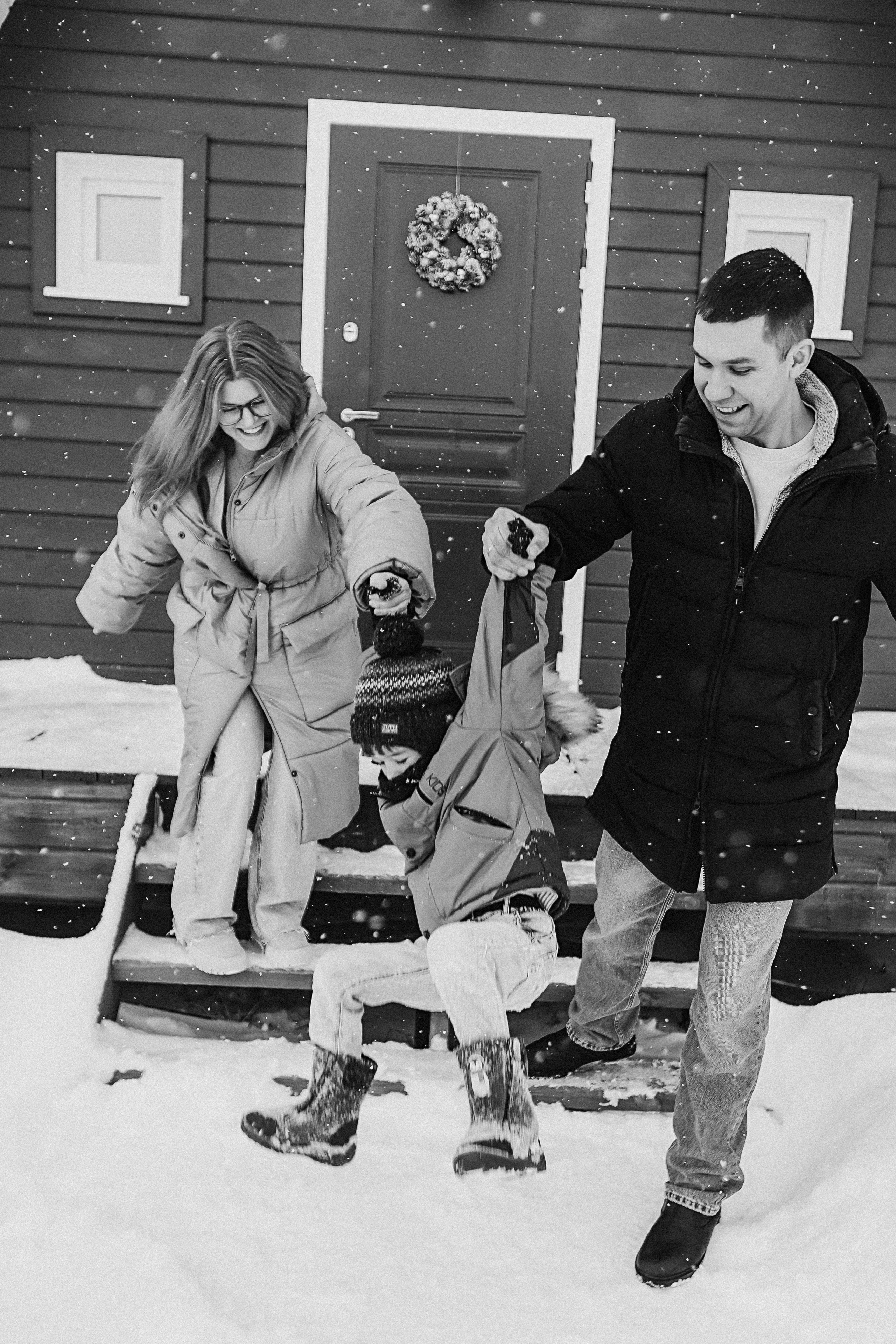 Загородный домик. Семейный фотограф Тюмень, фотограф на роды Салмина Мария