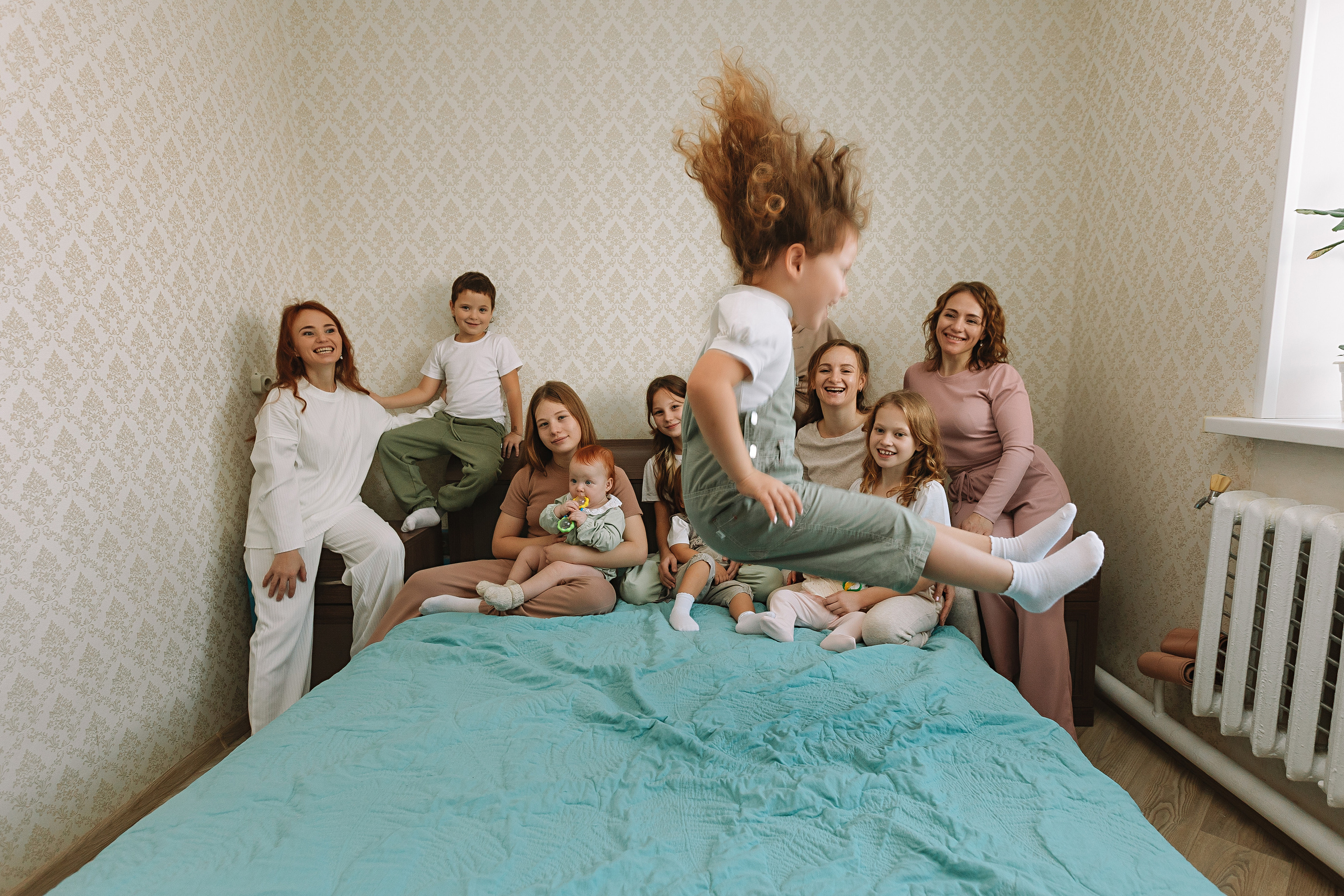Большая семья (17 человек в частном доме, 2 часа). Семейный фотограф Тюмень, фотограф на роды Салмина Мария