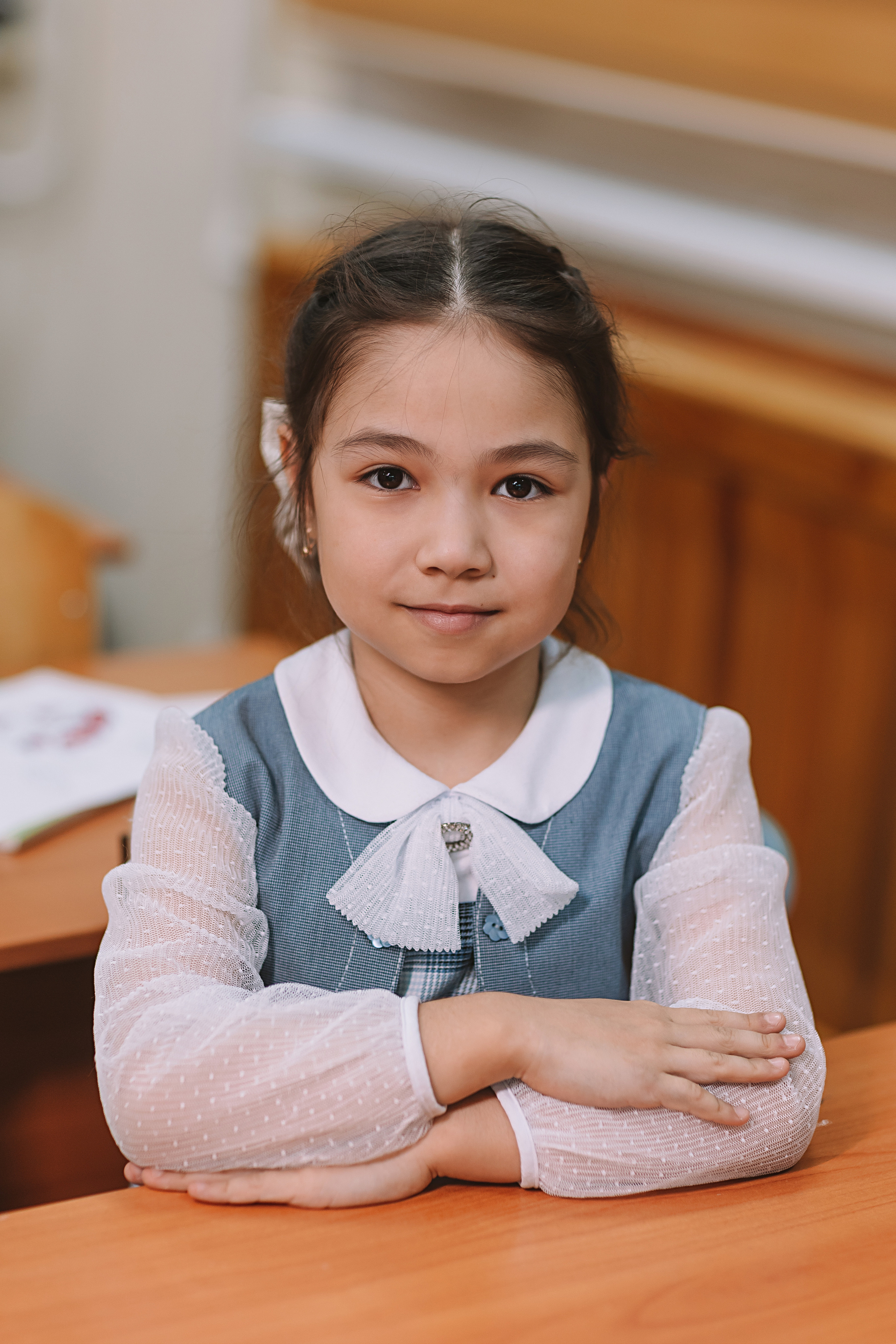 2 класс в школе. Семейный фотограф Тюмень, фотограф на роды Салмина Мария