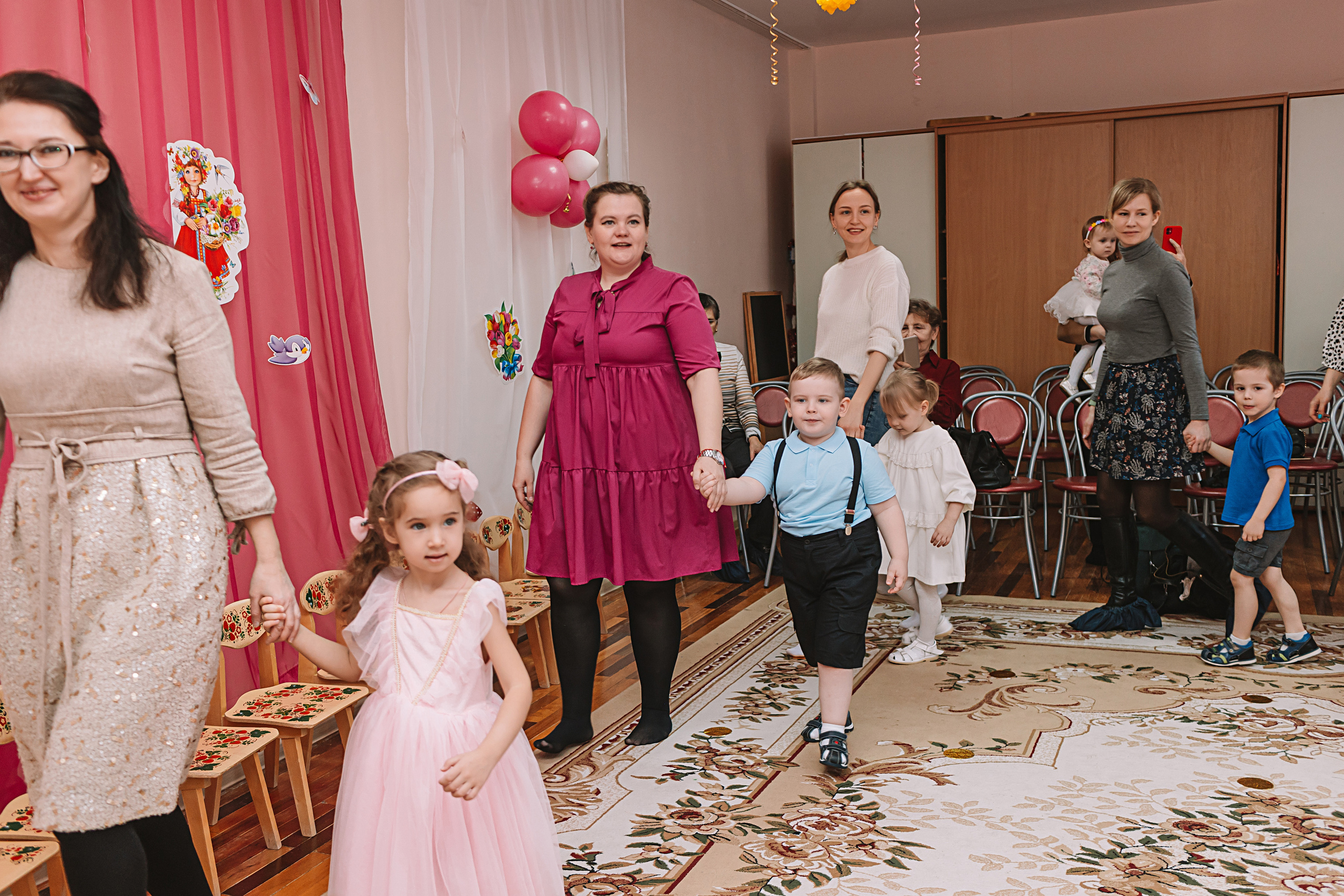 Утренник садик. Семейный фотограф Тюмень, фотограф на роды Салмина Мария