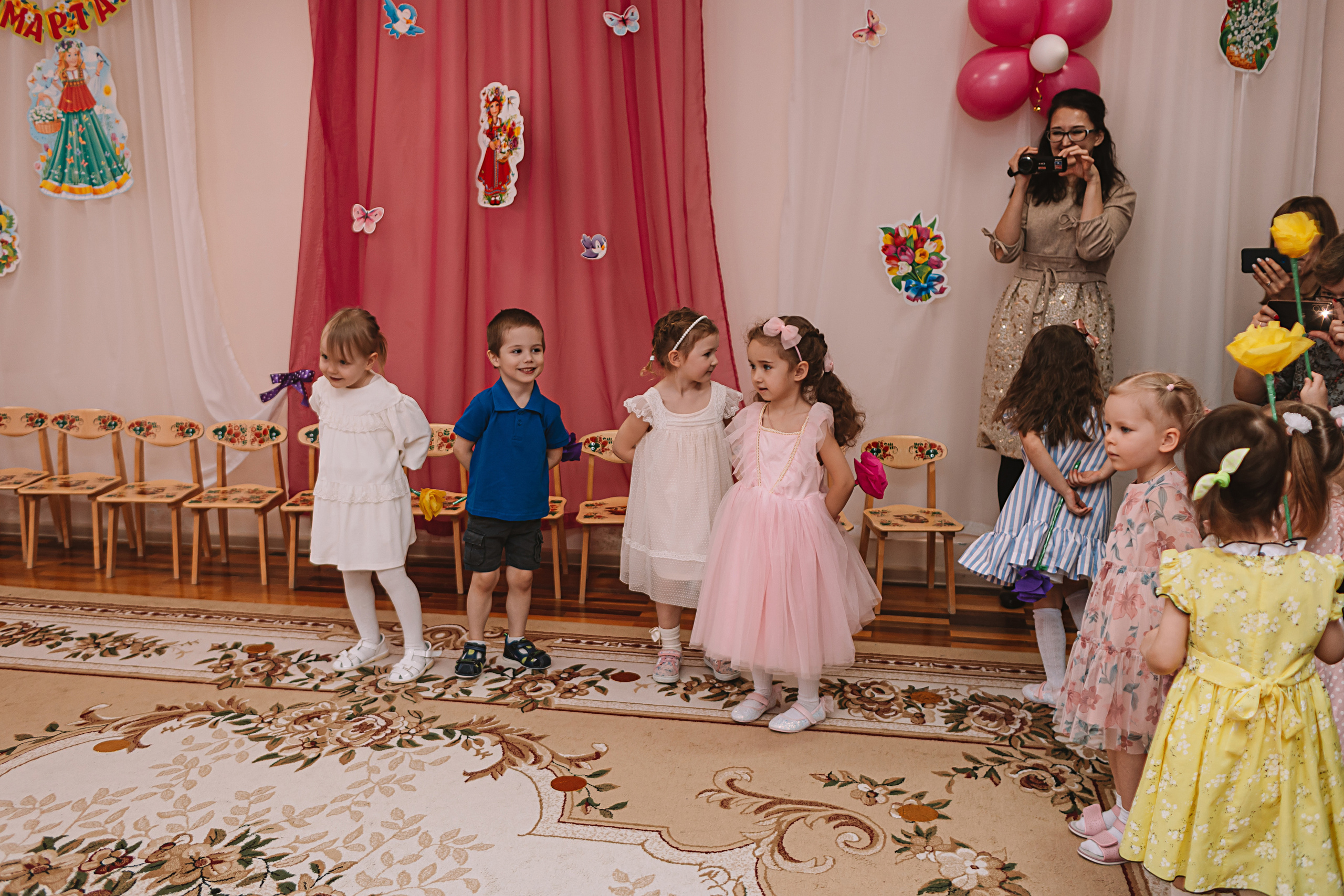 Утренник садик. Семейный фотограф Тюмень, фотограф на роды Салмина Мария