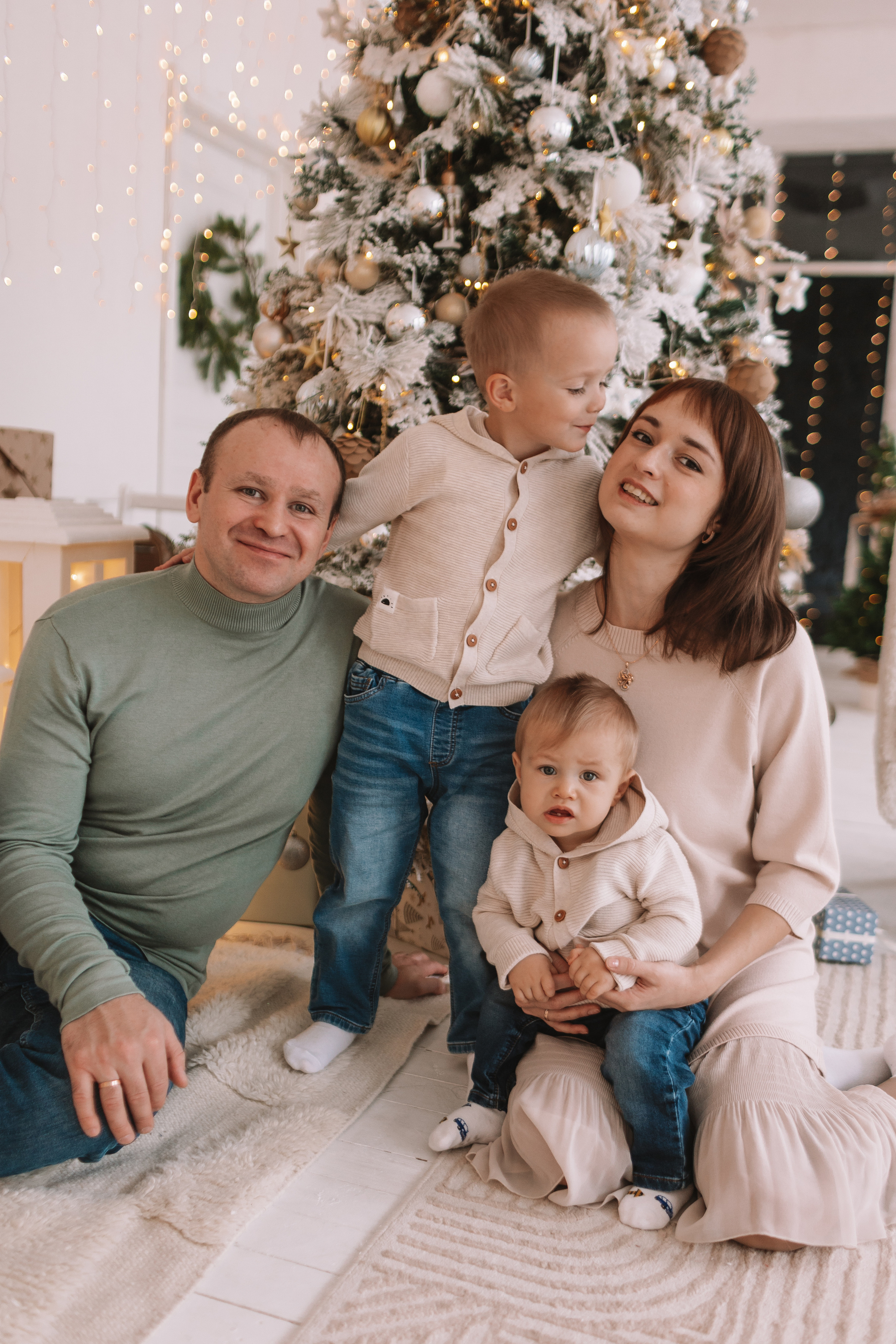 Студия Рояль (новогодняя). Семейный фотограф Тюмень, фотограф на роды Салмина Мария