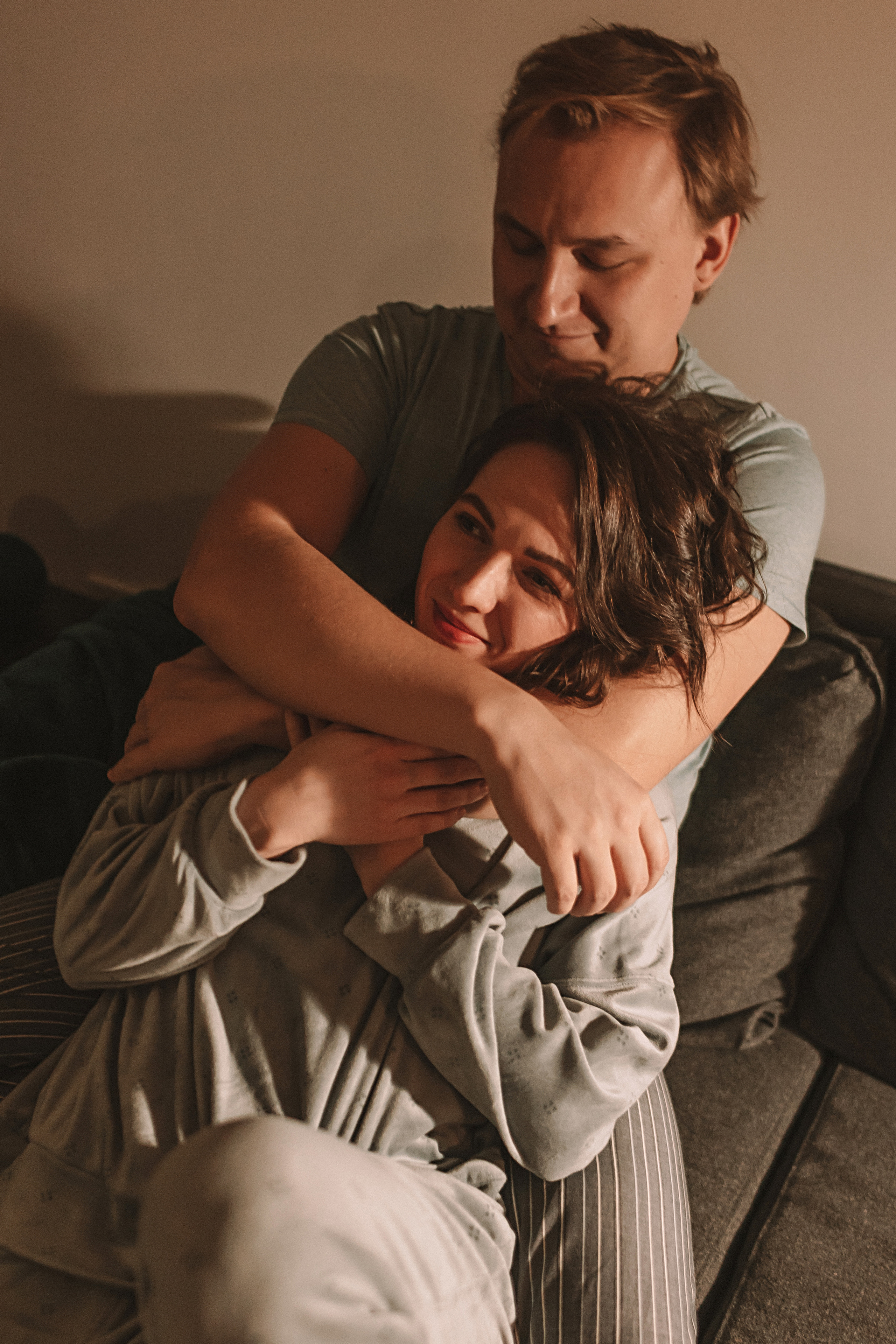 Вечерняя лав стори. Семейный фотограф Тюмень, фотограф на роды Салмина Мария