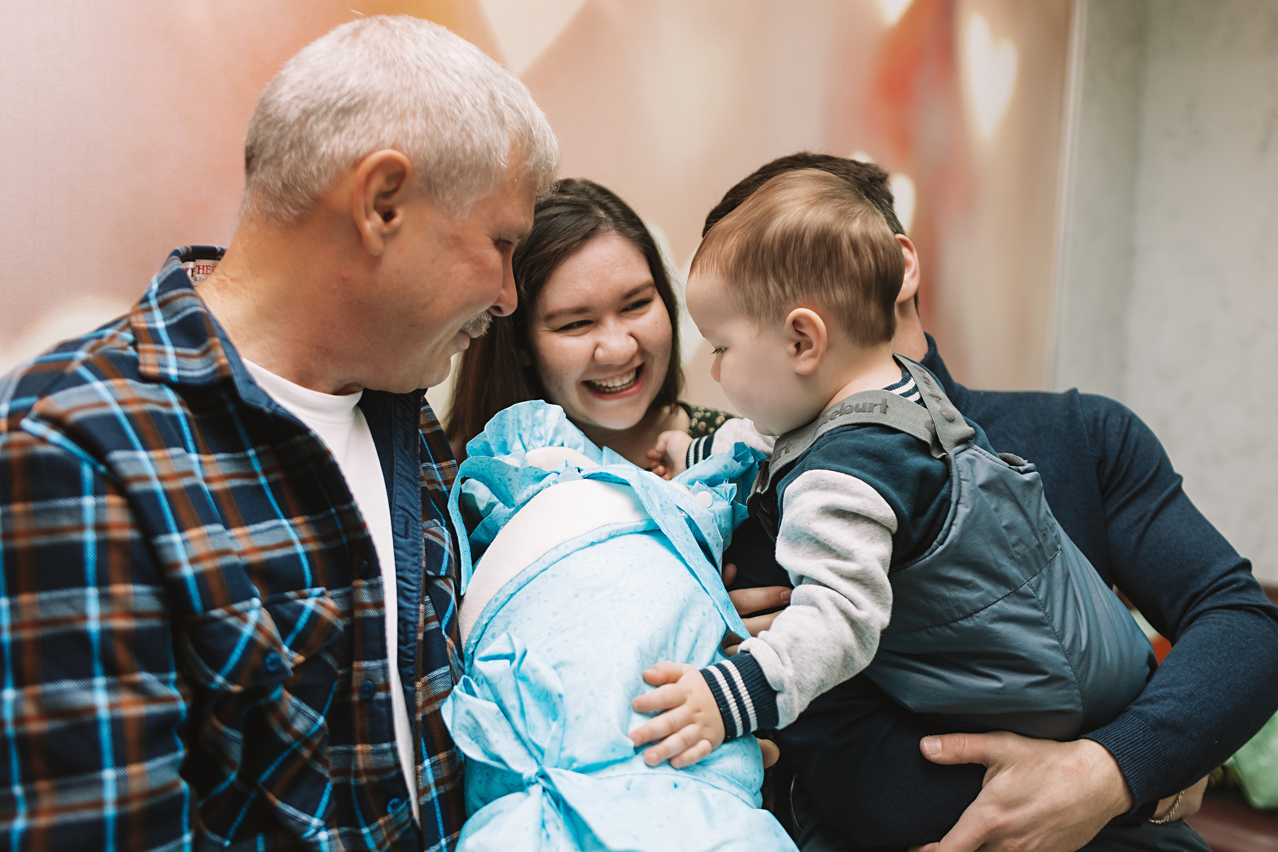 Выписка только зона ожидания. Семейный фотограф Тюмень, фотограф на роды Салмина Мария